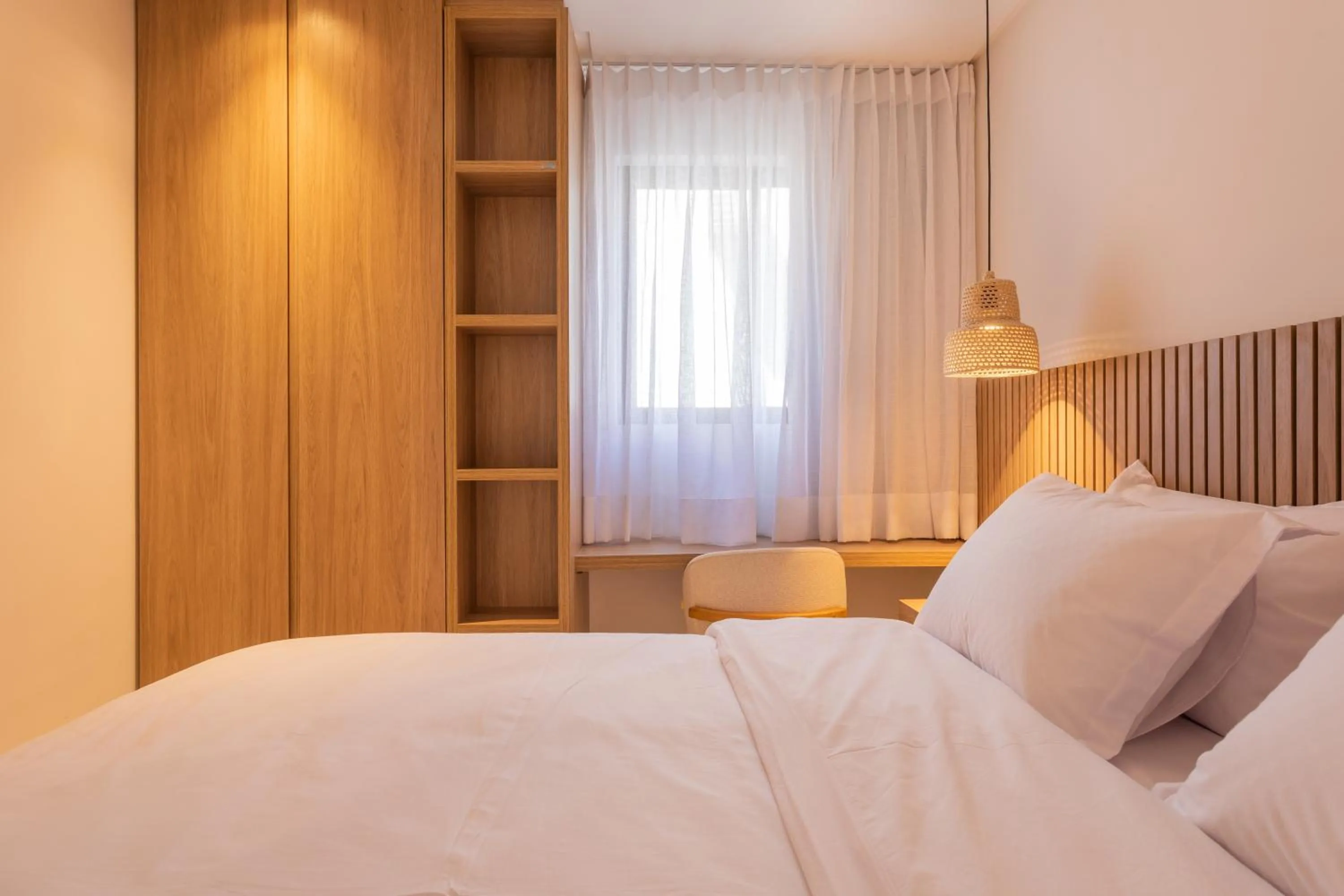 Bed in Acqua Residences Luxury Collection