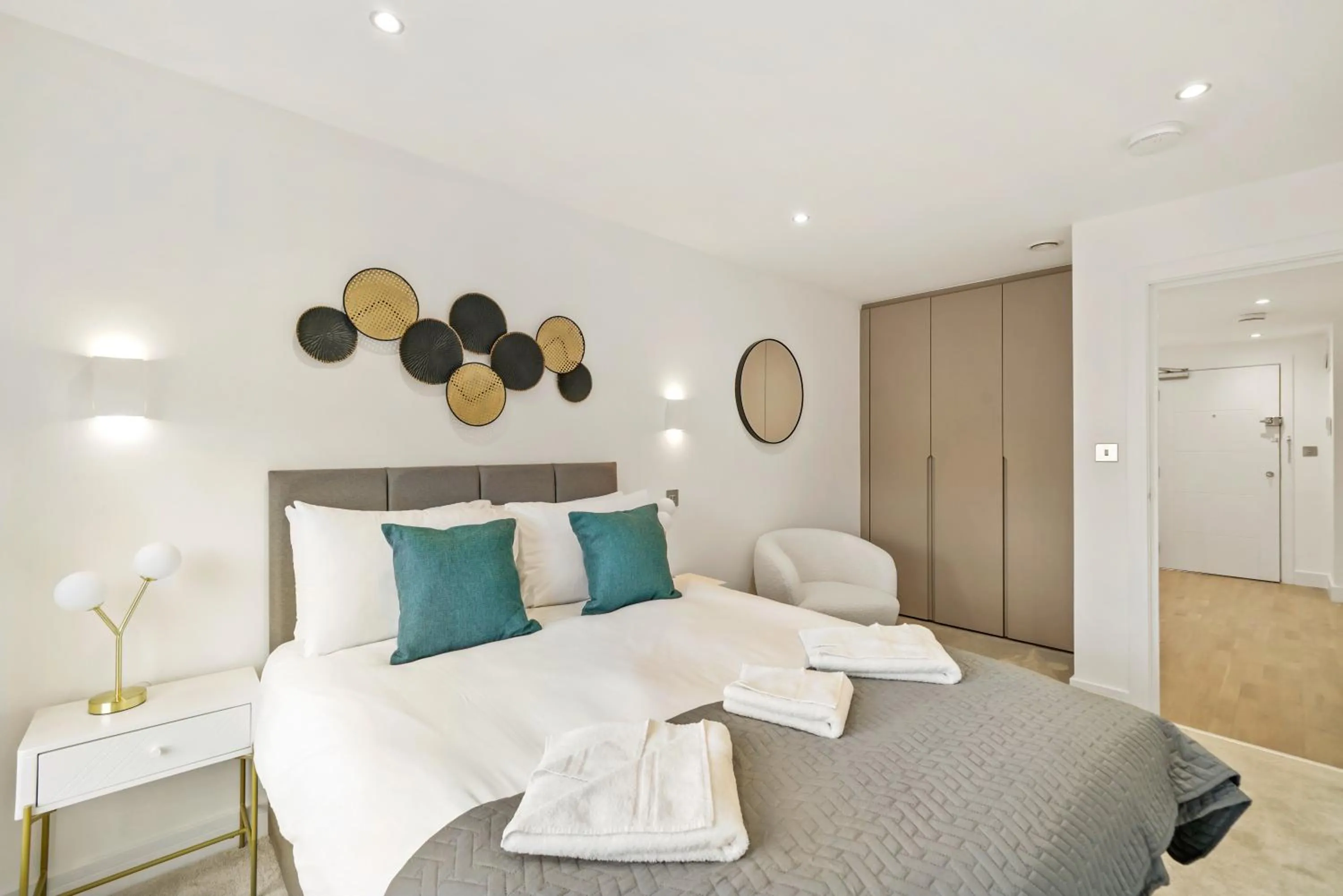 Bedroom, Bed in Executive 1 & 2 Bed Apartments in heart of London FREE WIFI by City Stay Aparts London
