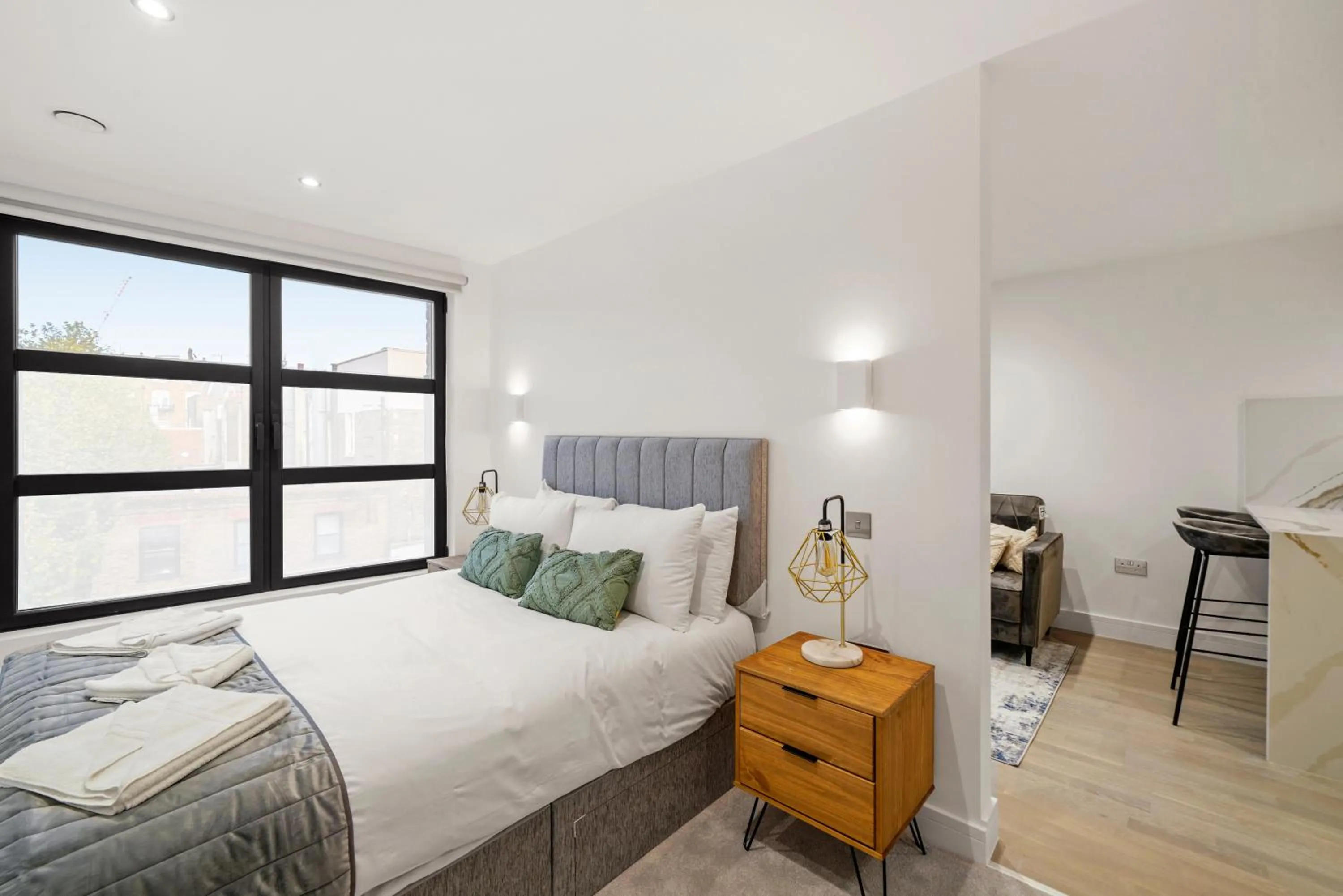 Bedroom, Bed in Executive 1 & 2 Bed Apartments in heart of London FREE WIFI by City Stay Aparts London