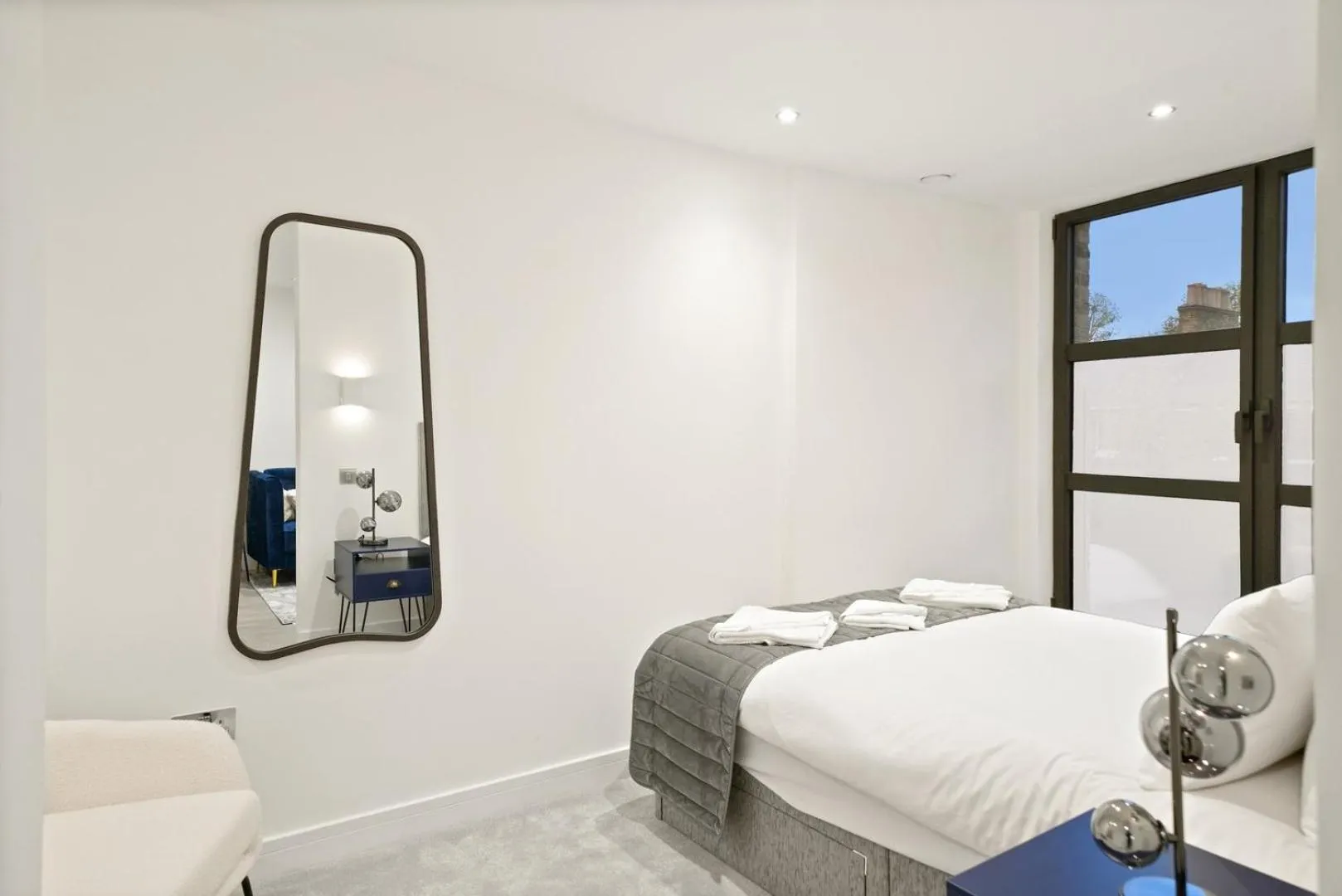 Bed in Executive 1 & 2 Bed Apartments in heart of London FREE WIFI by City Stay Aparts London