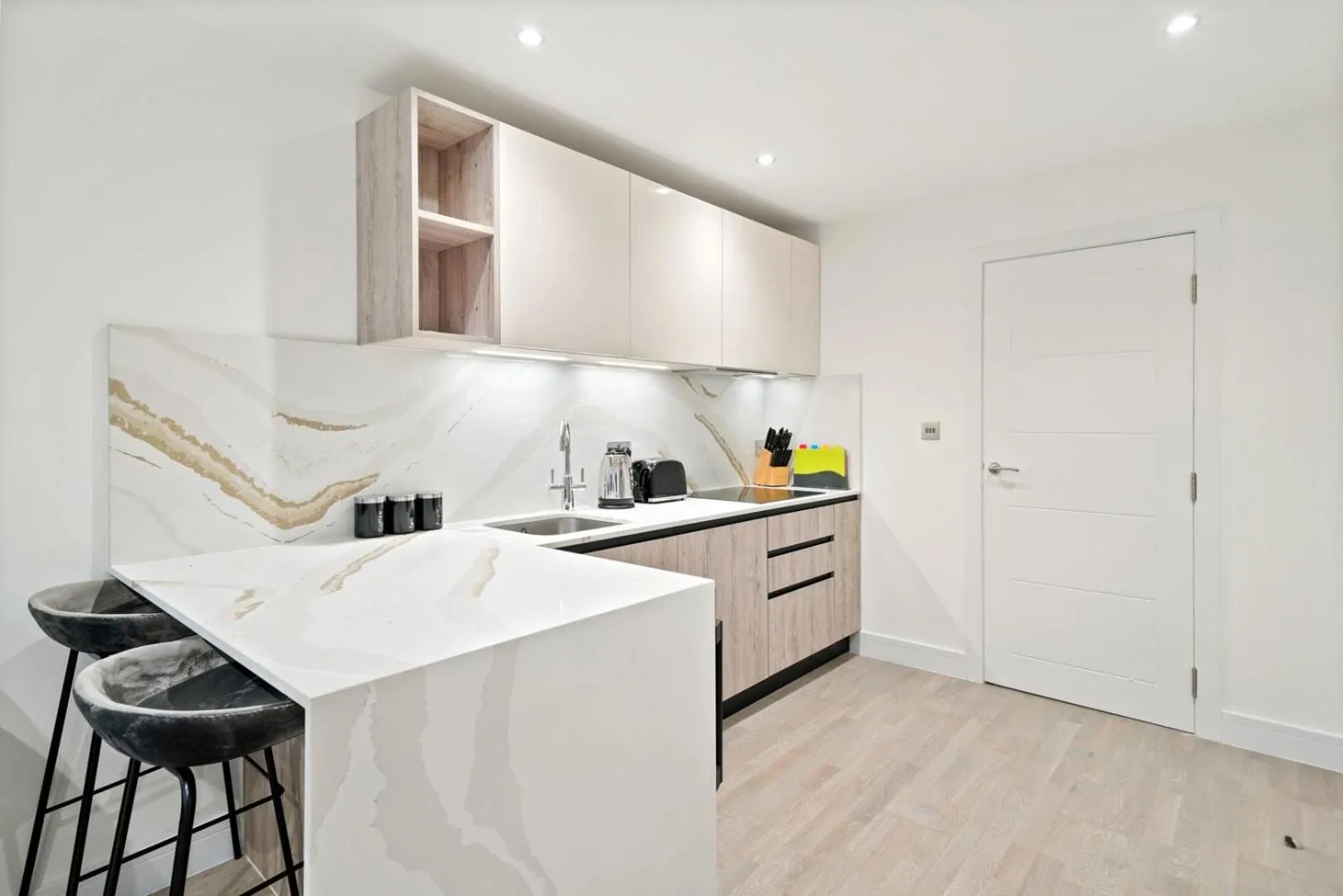 Executive 1 & 2 Bed Apartments in heart of London FREE WIFI by City Stay Aparts London