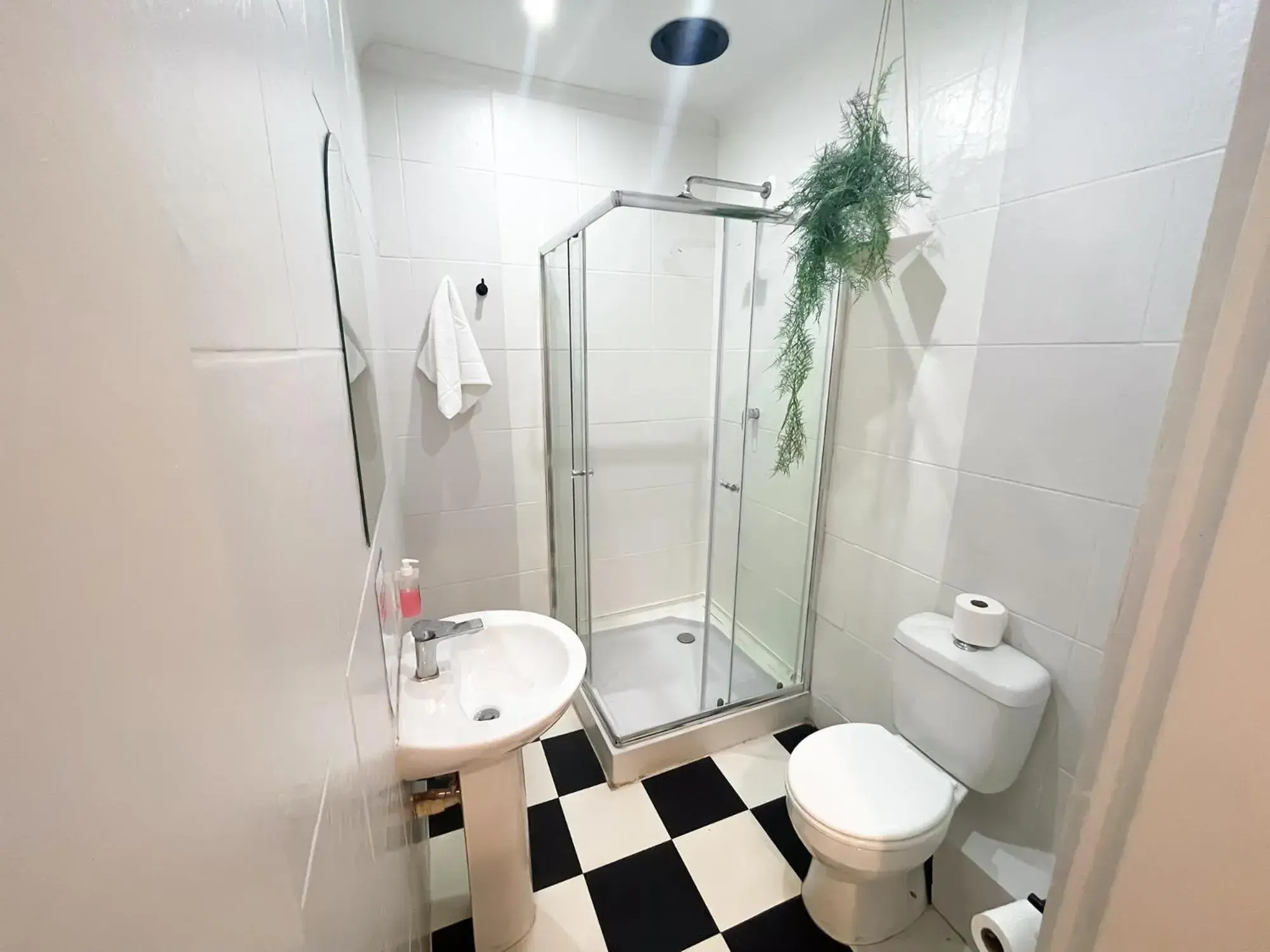 Bed in 4-Bed Mixed Dormitory Room in Neighbourgood Hill Bed in 4-Bed Mixed Dormitory Room in Neighbourgood Hill