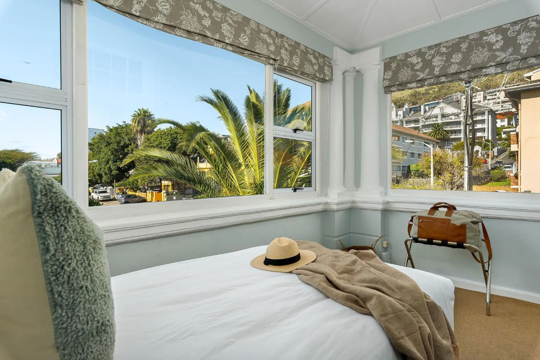 Bed in Neighbourgood Hill