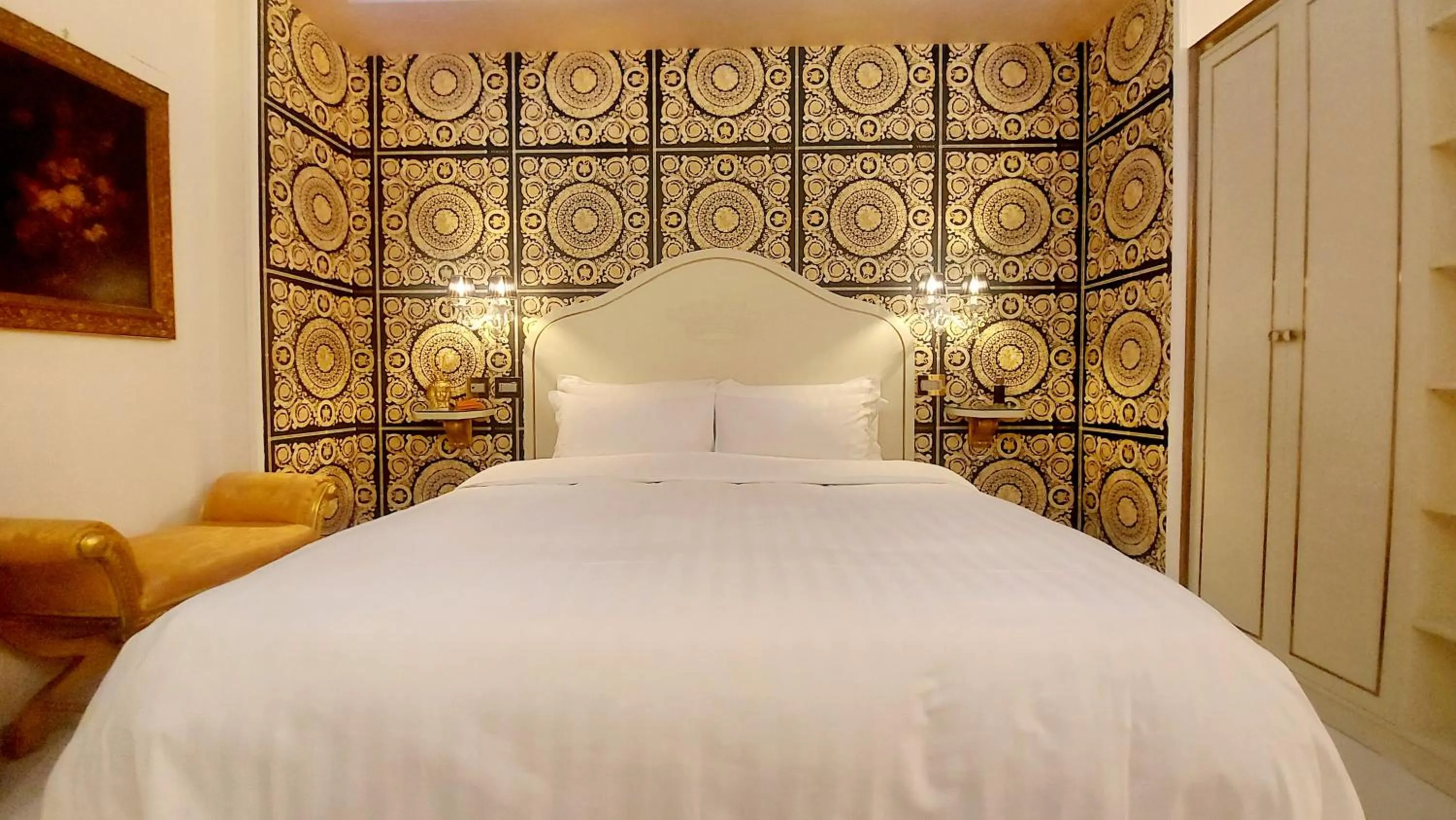 Bed in Leucosya Luxury Rooms