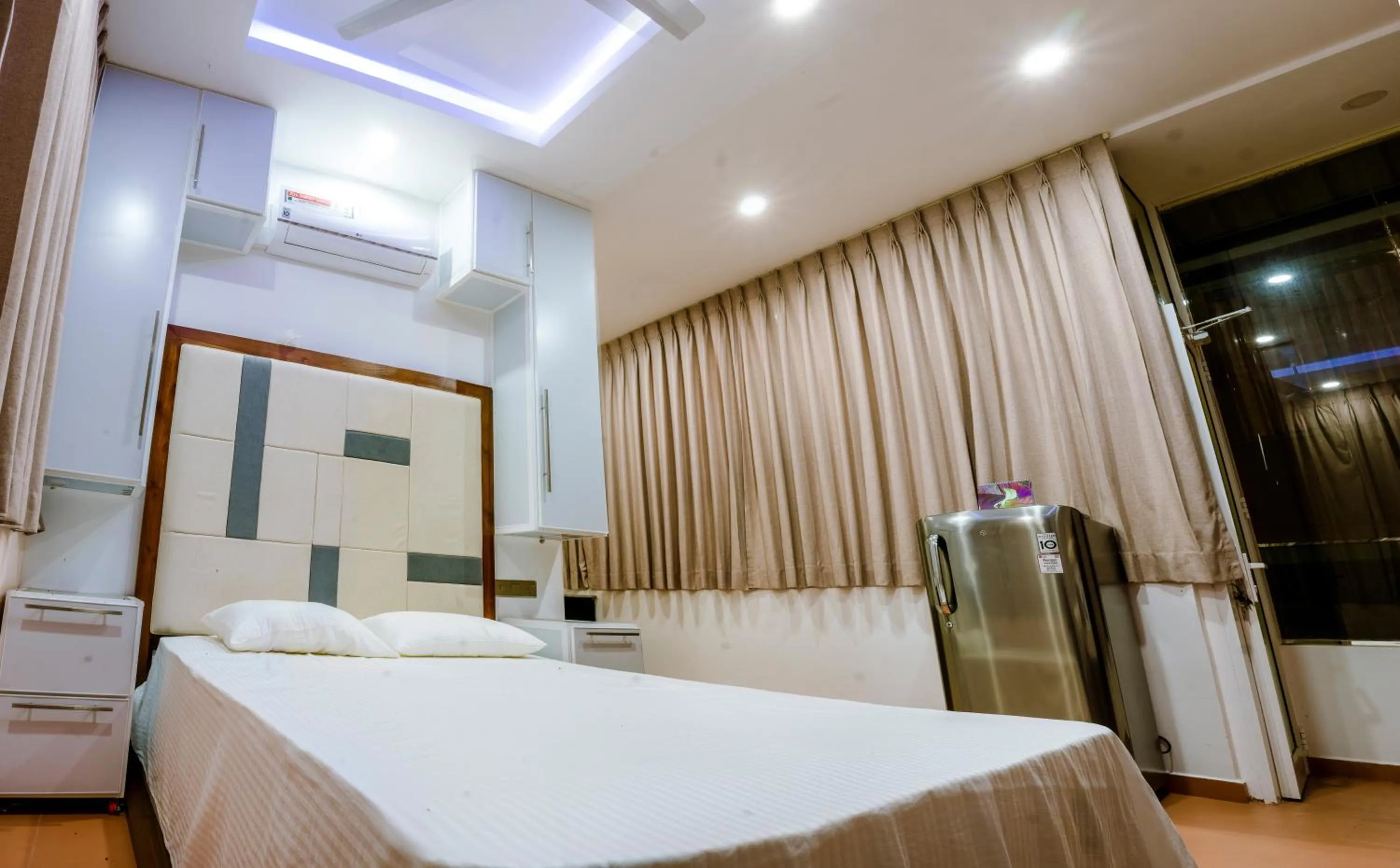 Bed in Savenndra Resorts