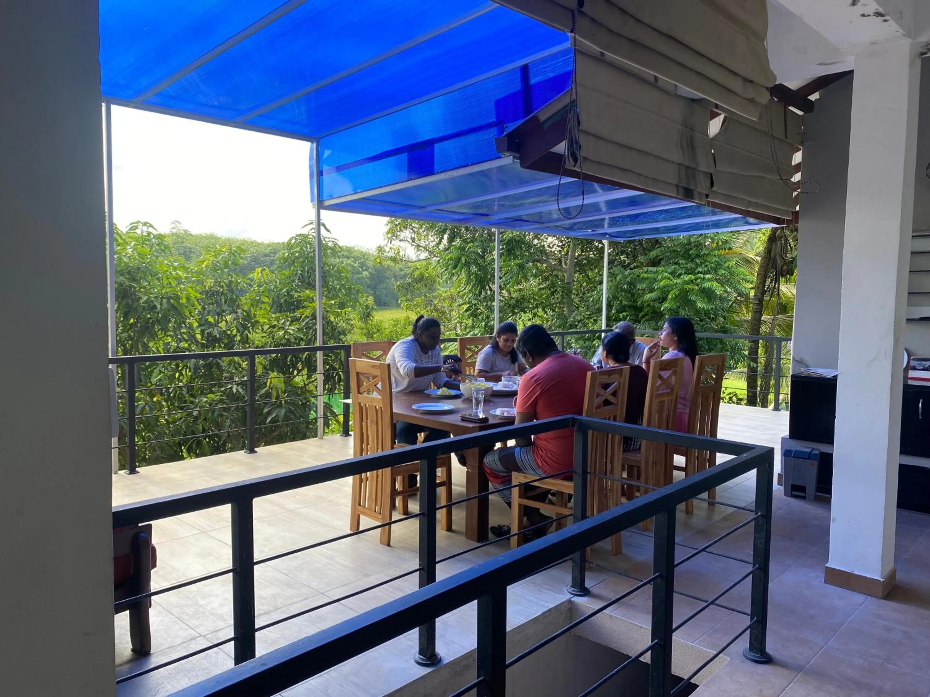 Restaurant/places to eat in Savenndra Resorts