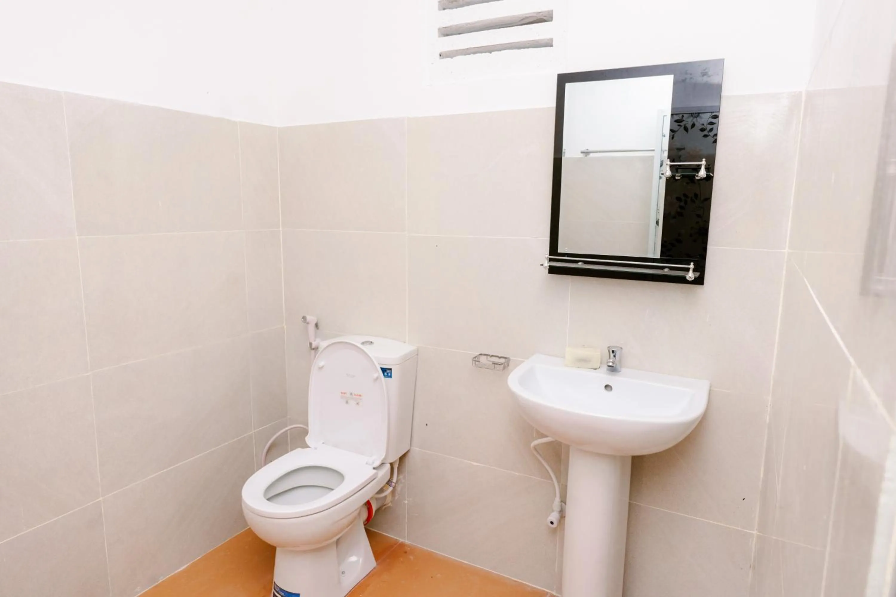 Toilet in Savenndra Resorts