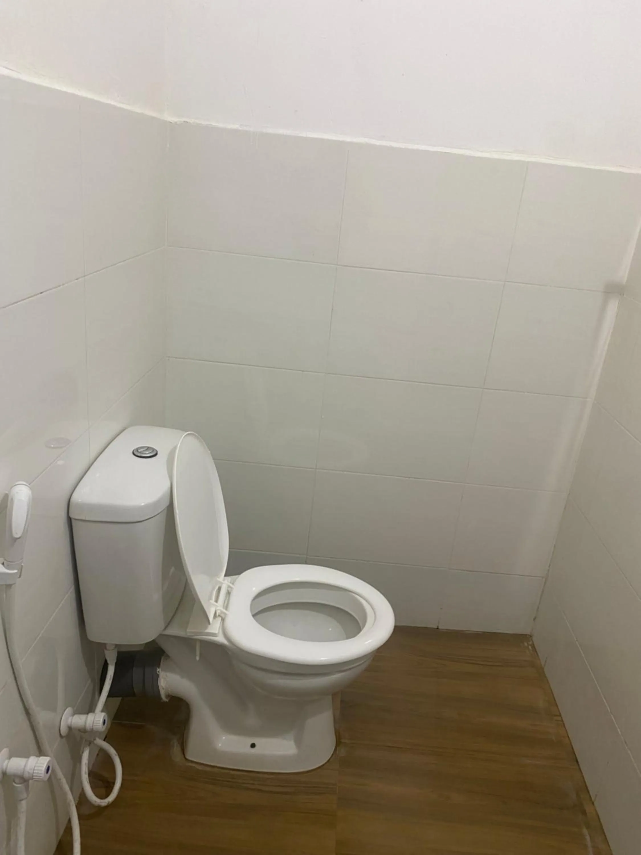 Toilet in Savenndra Resorts