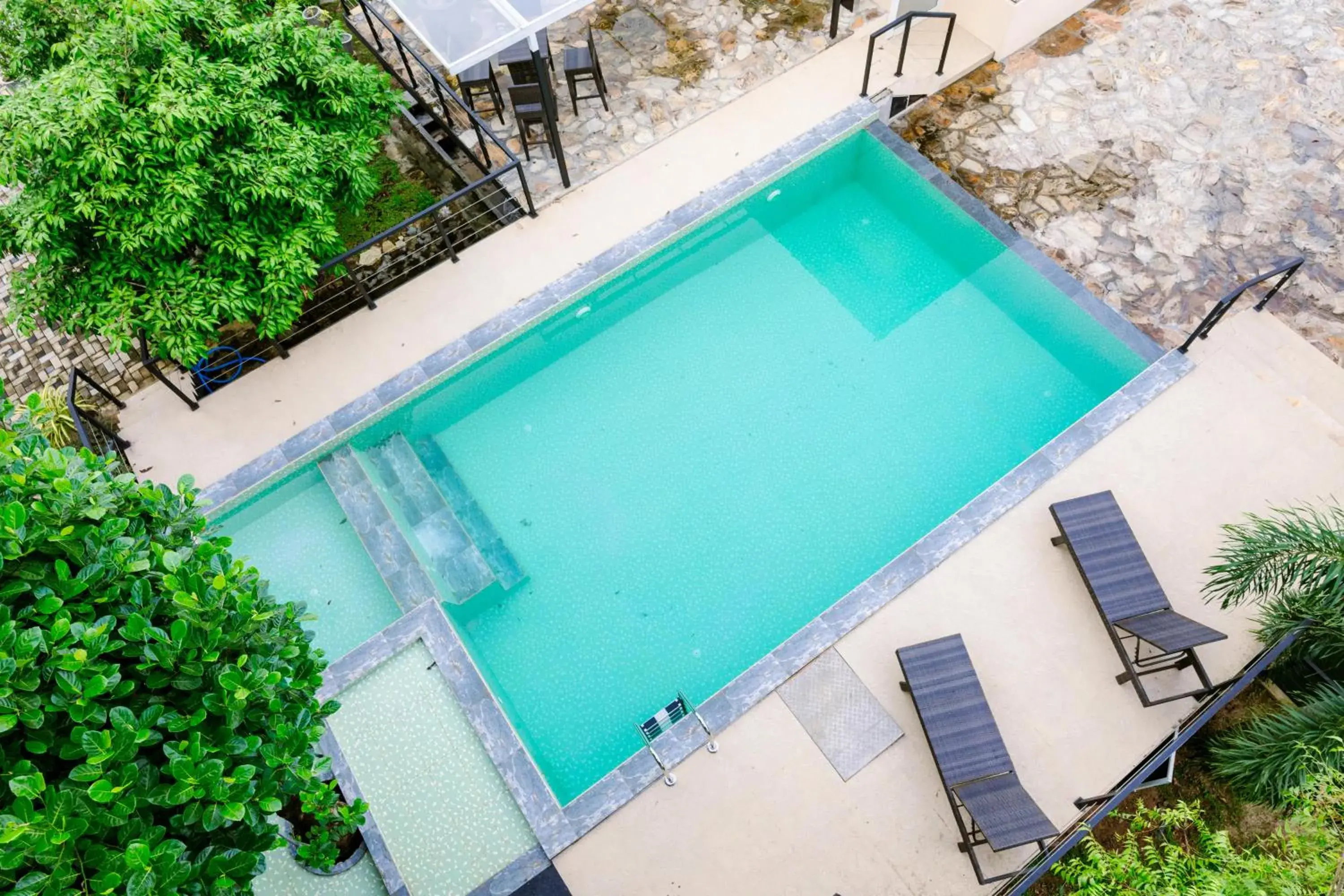 Swimming pool in Savenndra Resorts Swimming pool in Savenndra Resorts