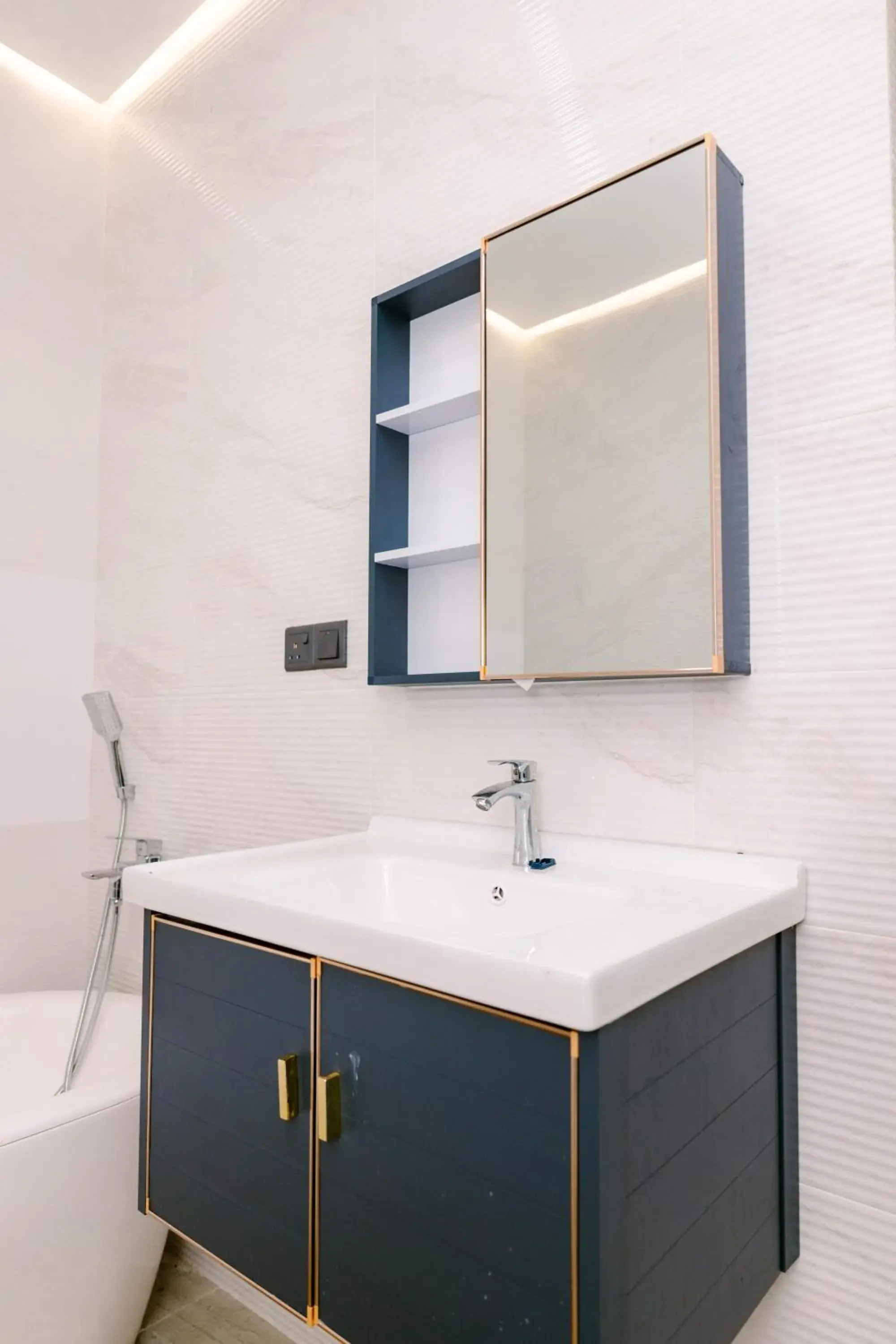 Bathroom in Savenndra Resorts Bathroom in Savenndra Resorts