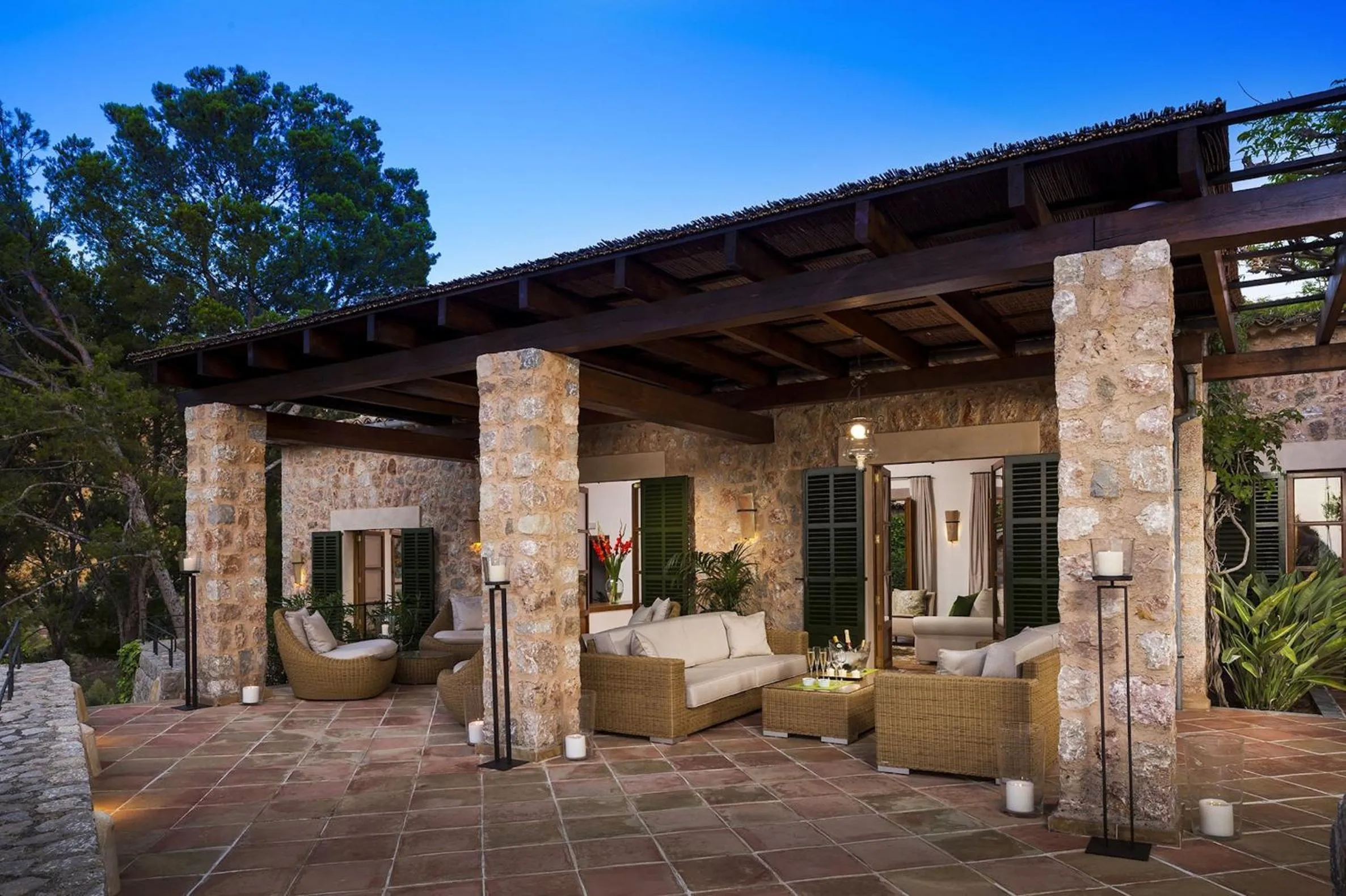 Property building in La Mejor Vista Banyalbufar Mallorca