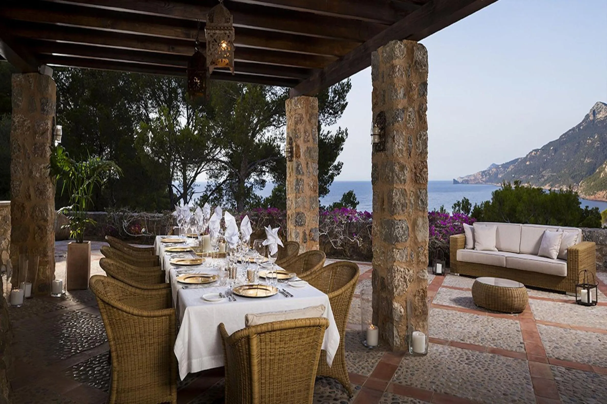 Property building in La Mejor Vista Banyalbufar Mallorca