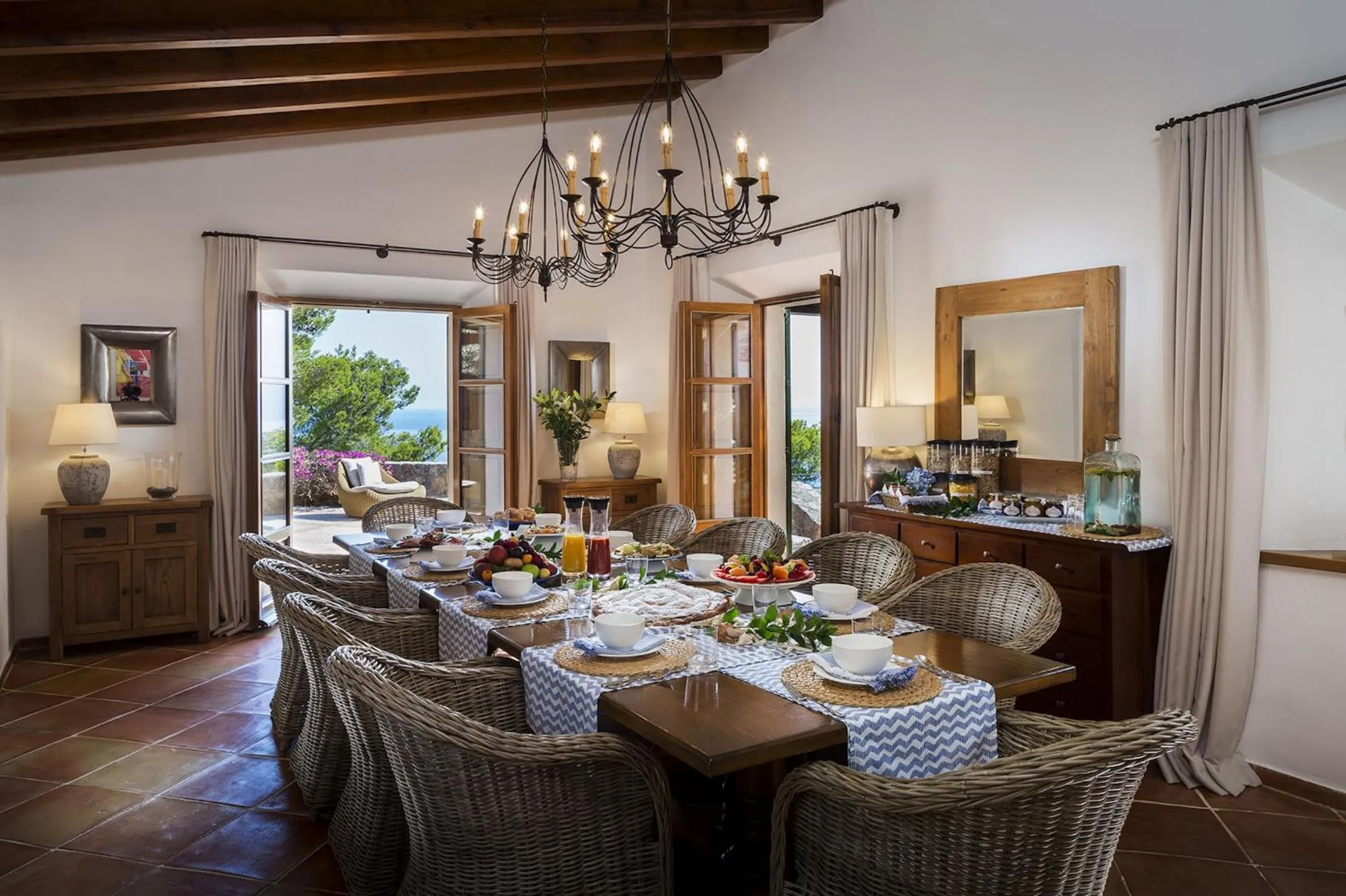 Property building in La Mejor Vista Banyalbufar Mallorca