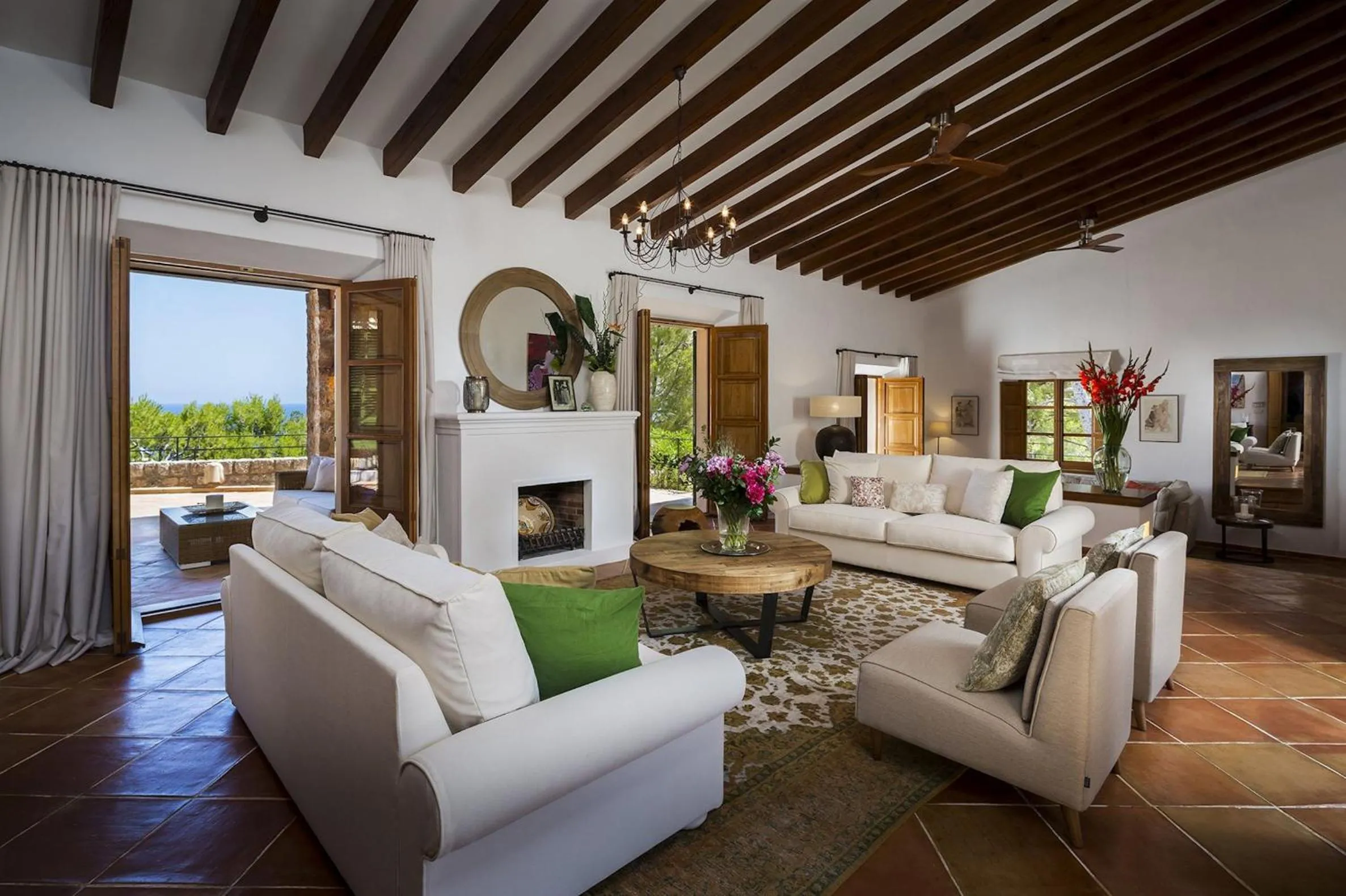 Property building in La Mejor Vista Banyalbufar Mallorca