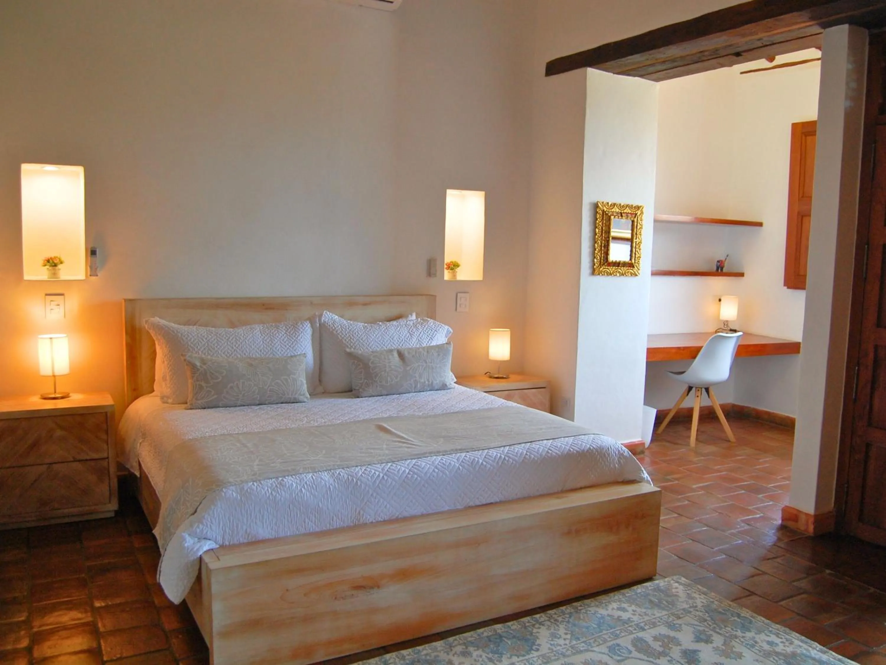 Superior Double Room with City View in Santa Sofia Casa Boutique