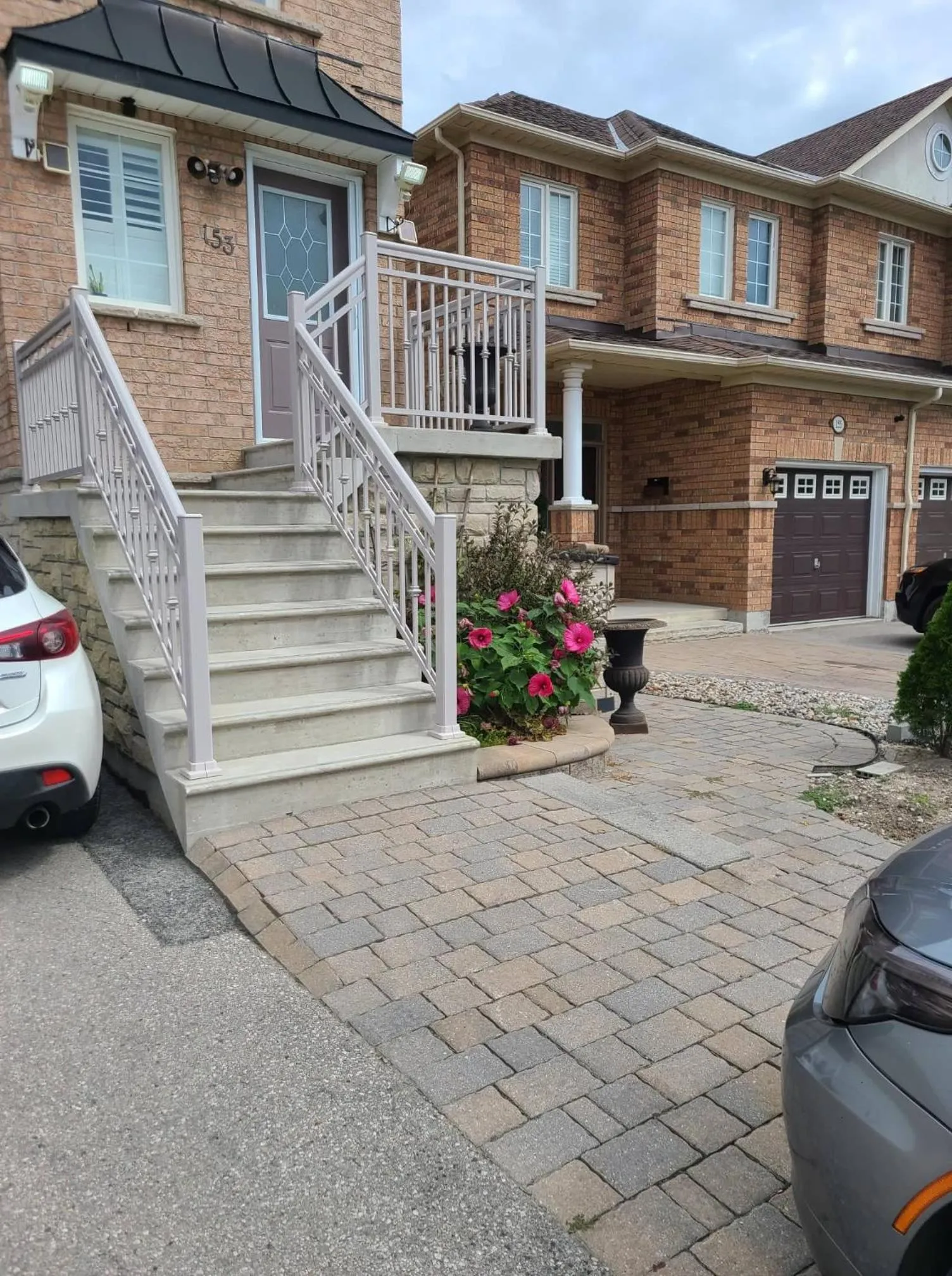 Parking in Top Floor of House in S Vaughan All to Yourself