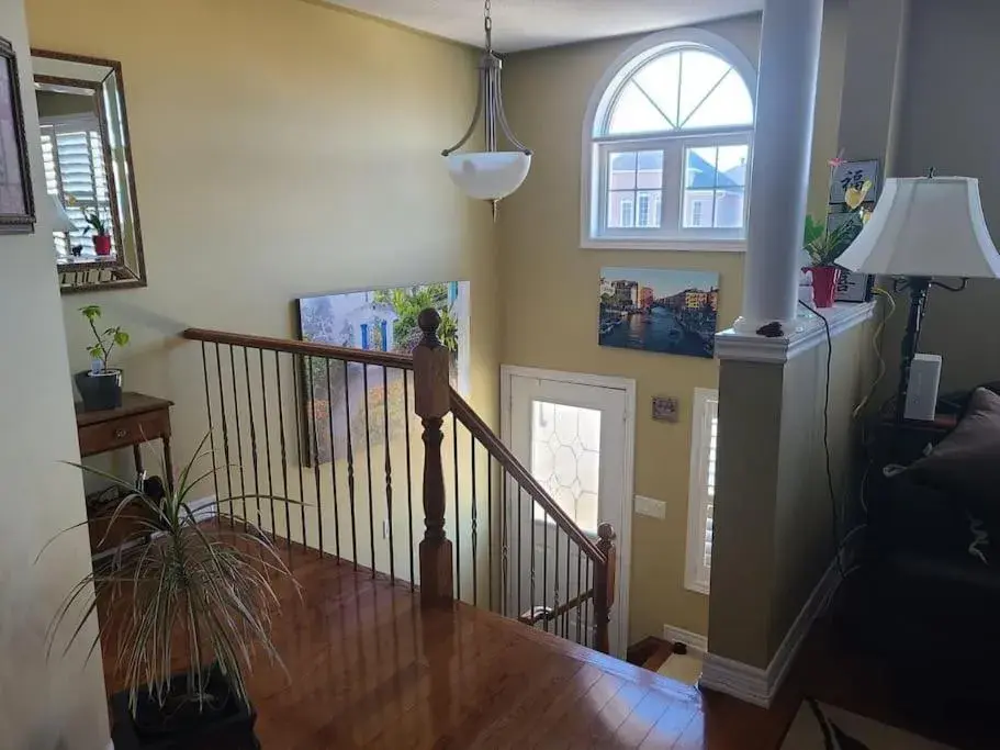 Top Floor of House in S Vaughan All to Yourself Top Floor of House in S Vaughan All to Yourself