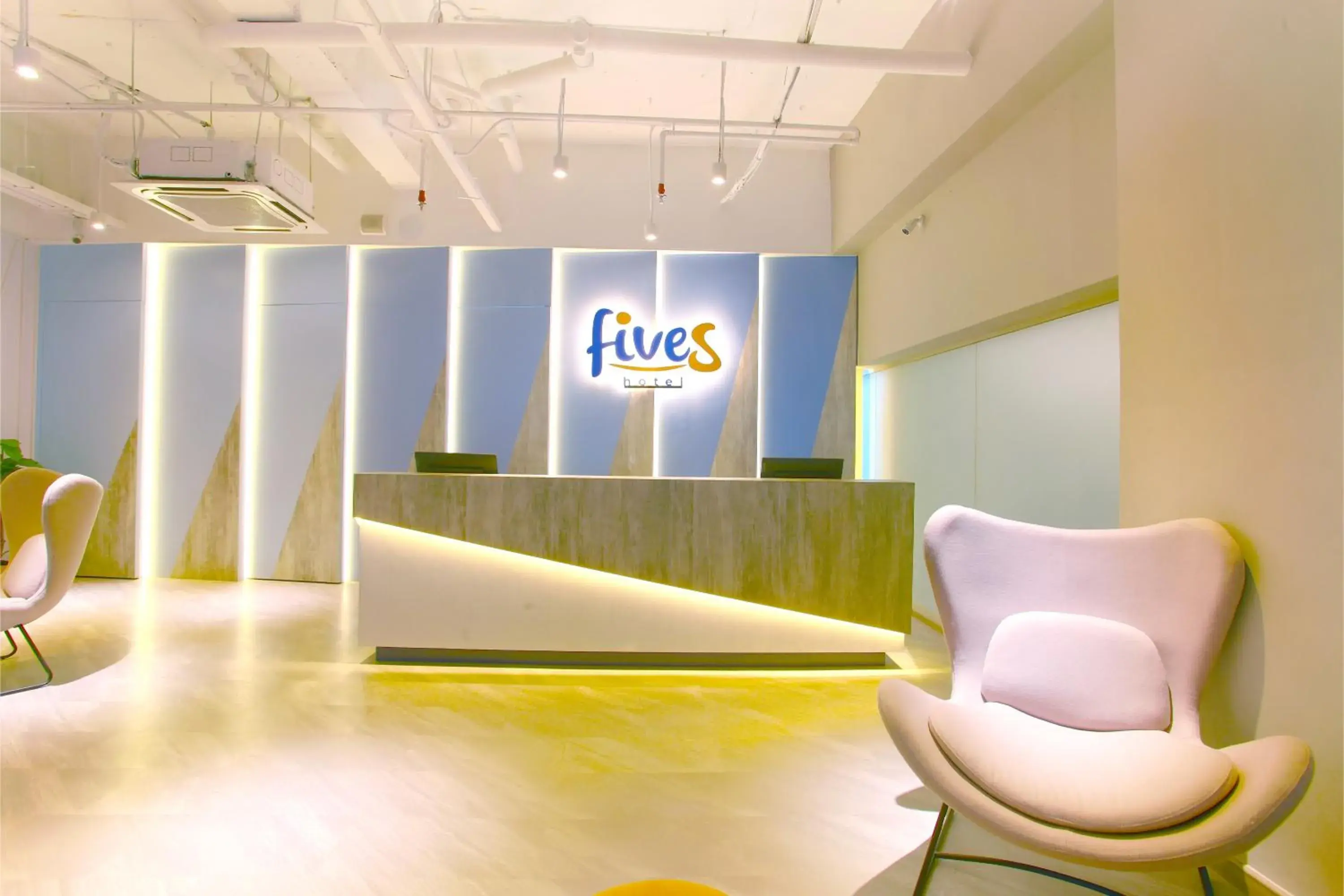 Lobby or reception in Fives Hotel DNP Lobby or reception in Fives Hotel DNP