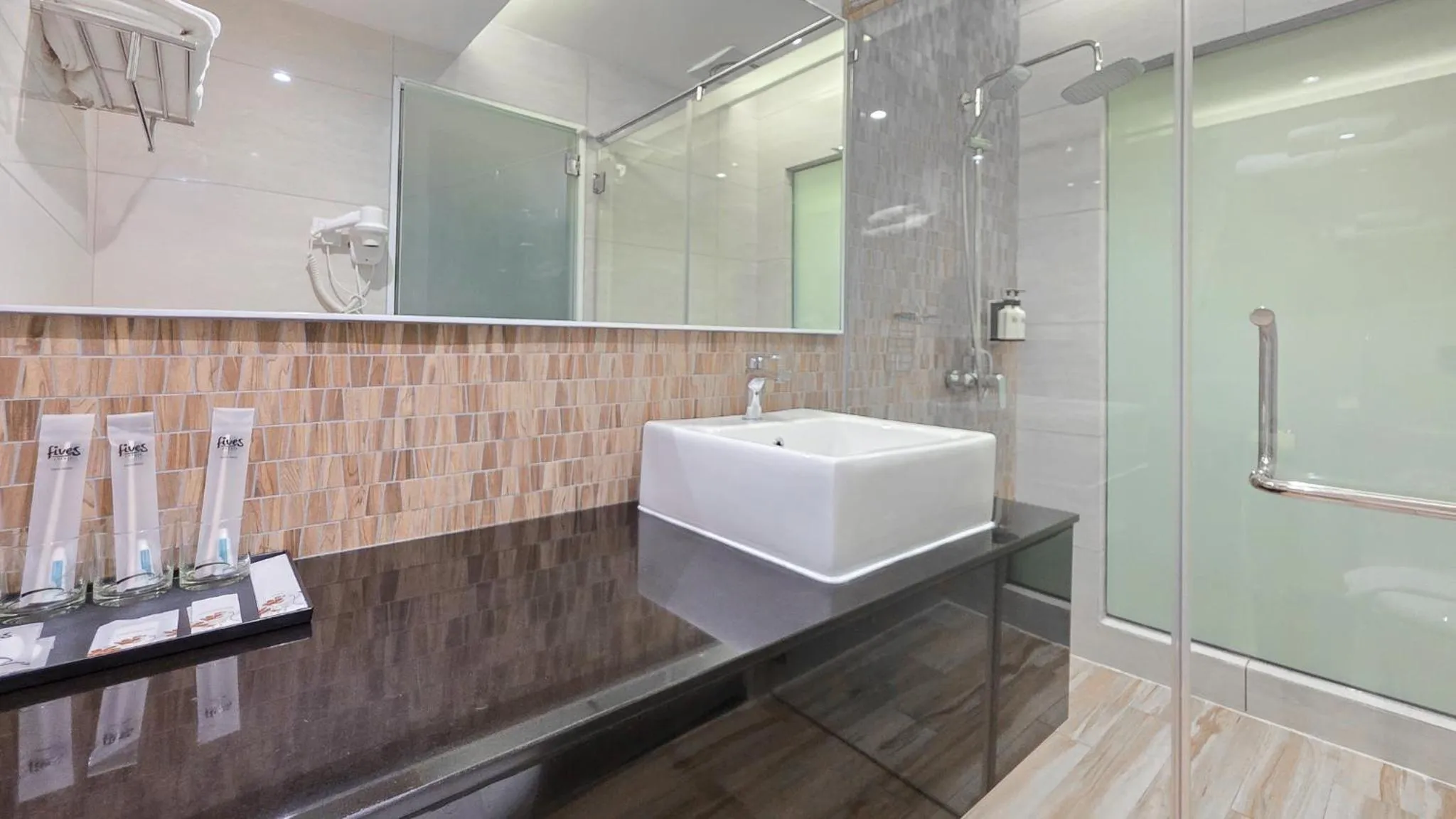 Bathroom in Fives Hotel DNP