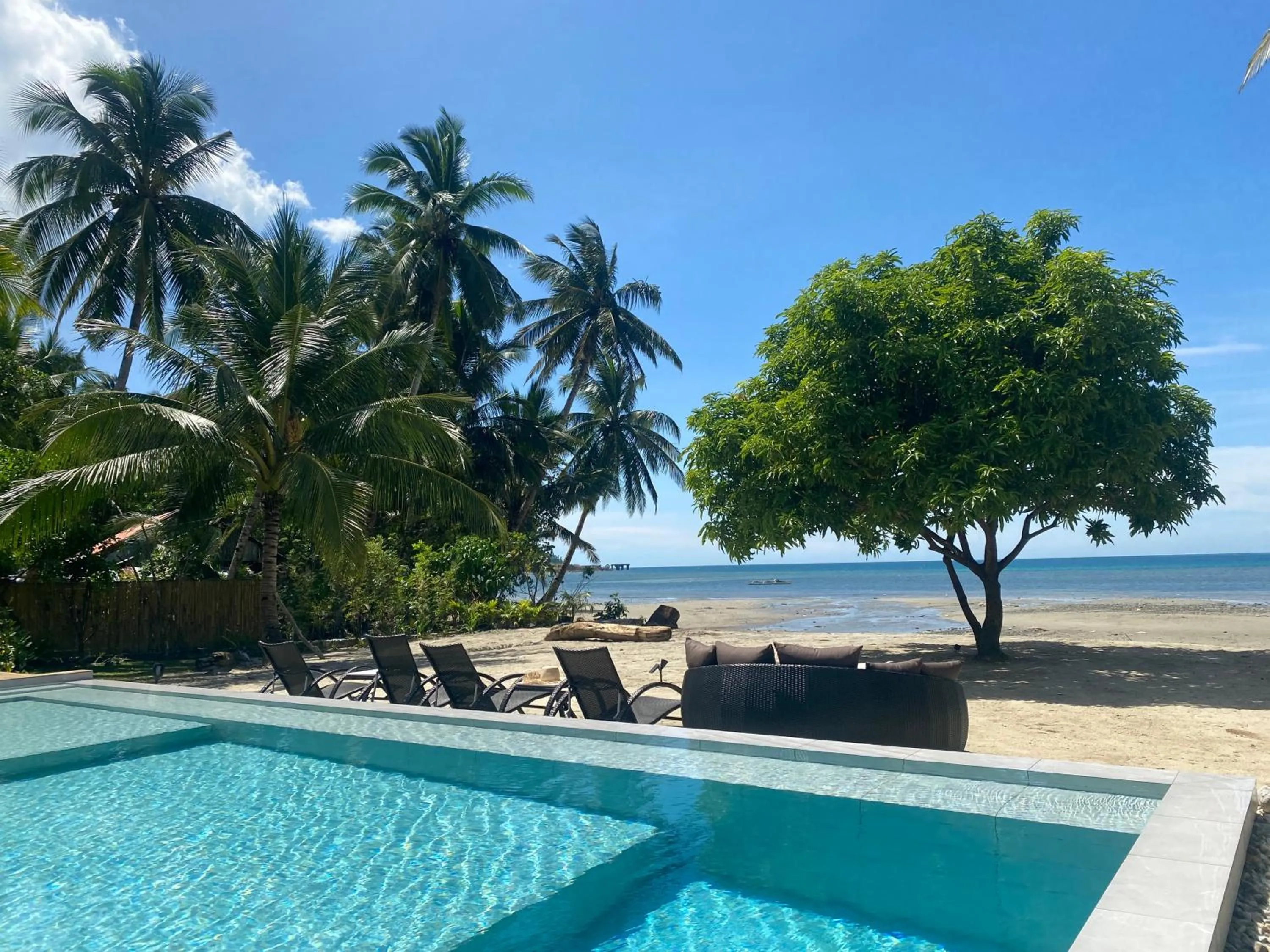 Day in Amila Dive Beach Resort