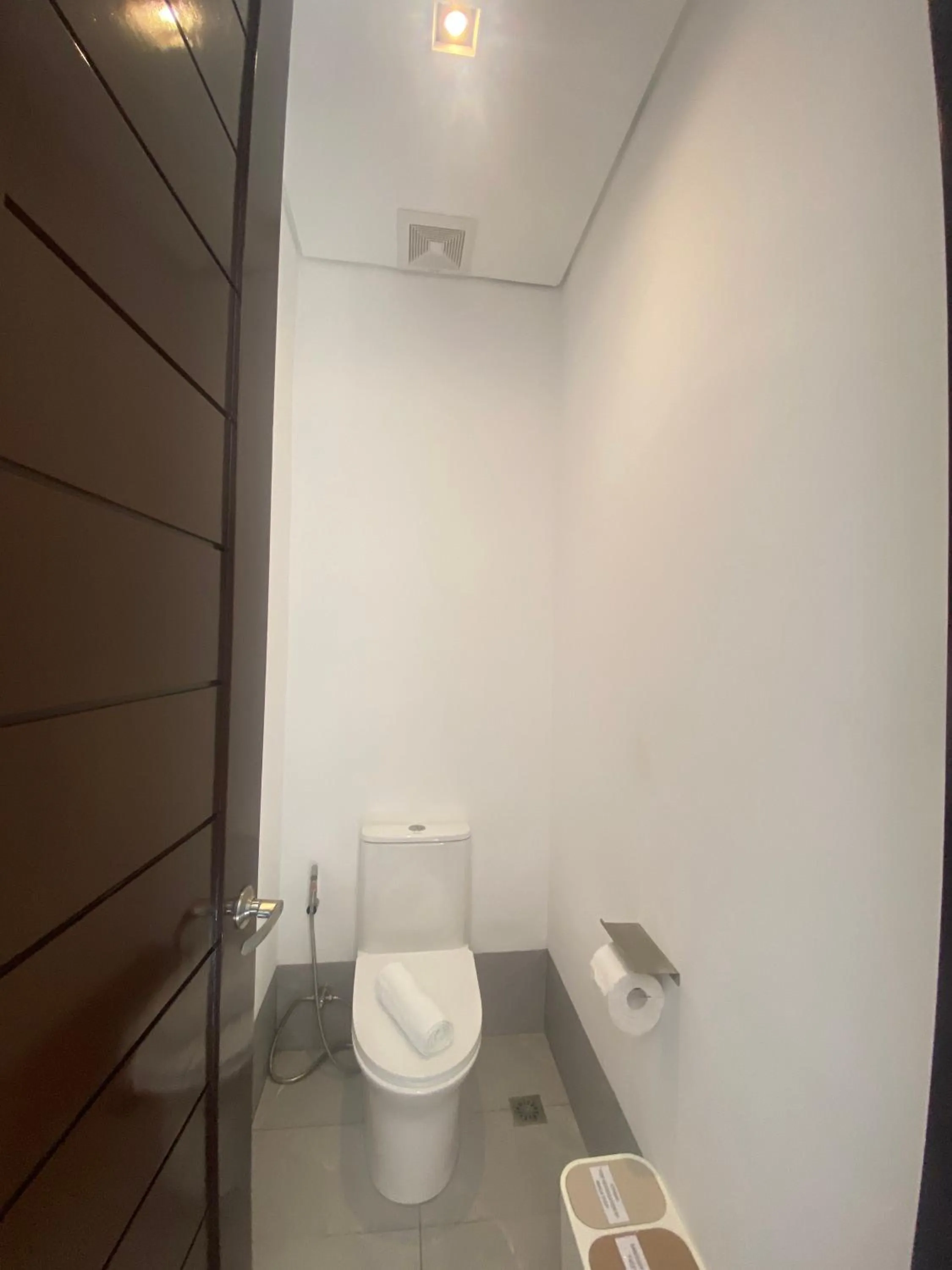 Toilet in Amila Dive Beach Resort