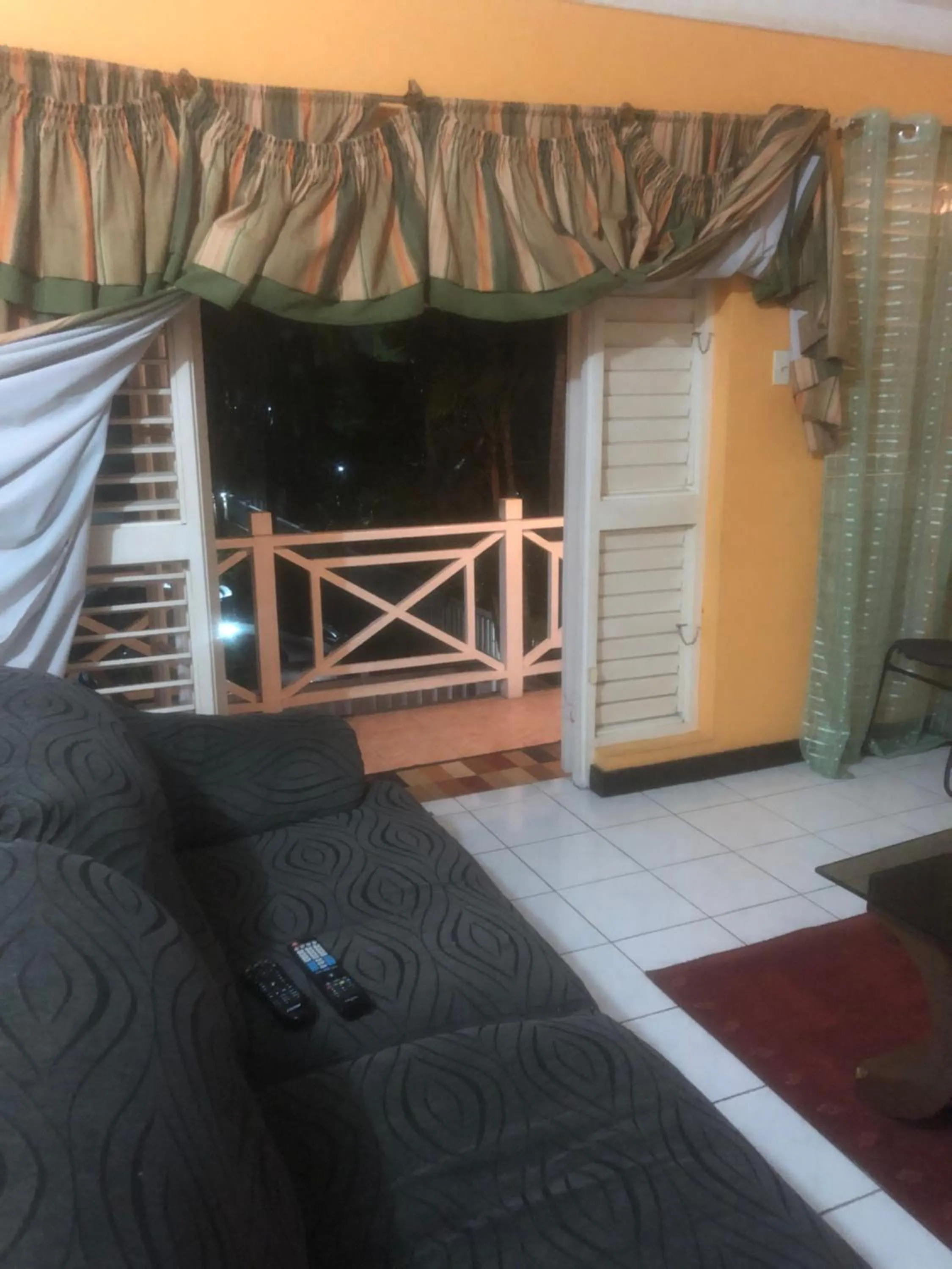 Living room in Finest Accommodation Renfrew Place 1 Bedroom Apt # 42 New Kgn 4--12 Renfrew Rd