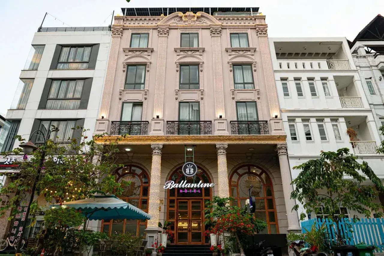Property building in BALLANTINE HOTEL Phu My Hung- SECC Property building in BALLANTINE HOTEL Phu My Hung- SECC