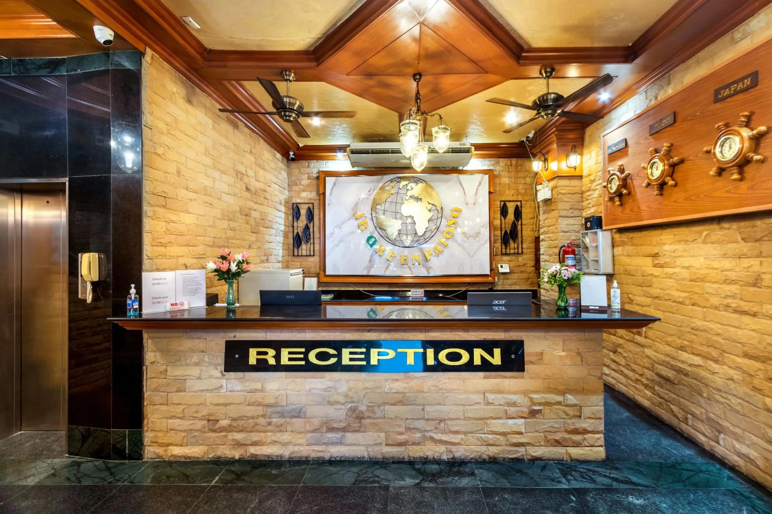 Lobby or reception in JB Green Hotel Patong