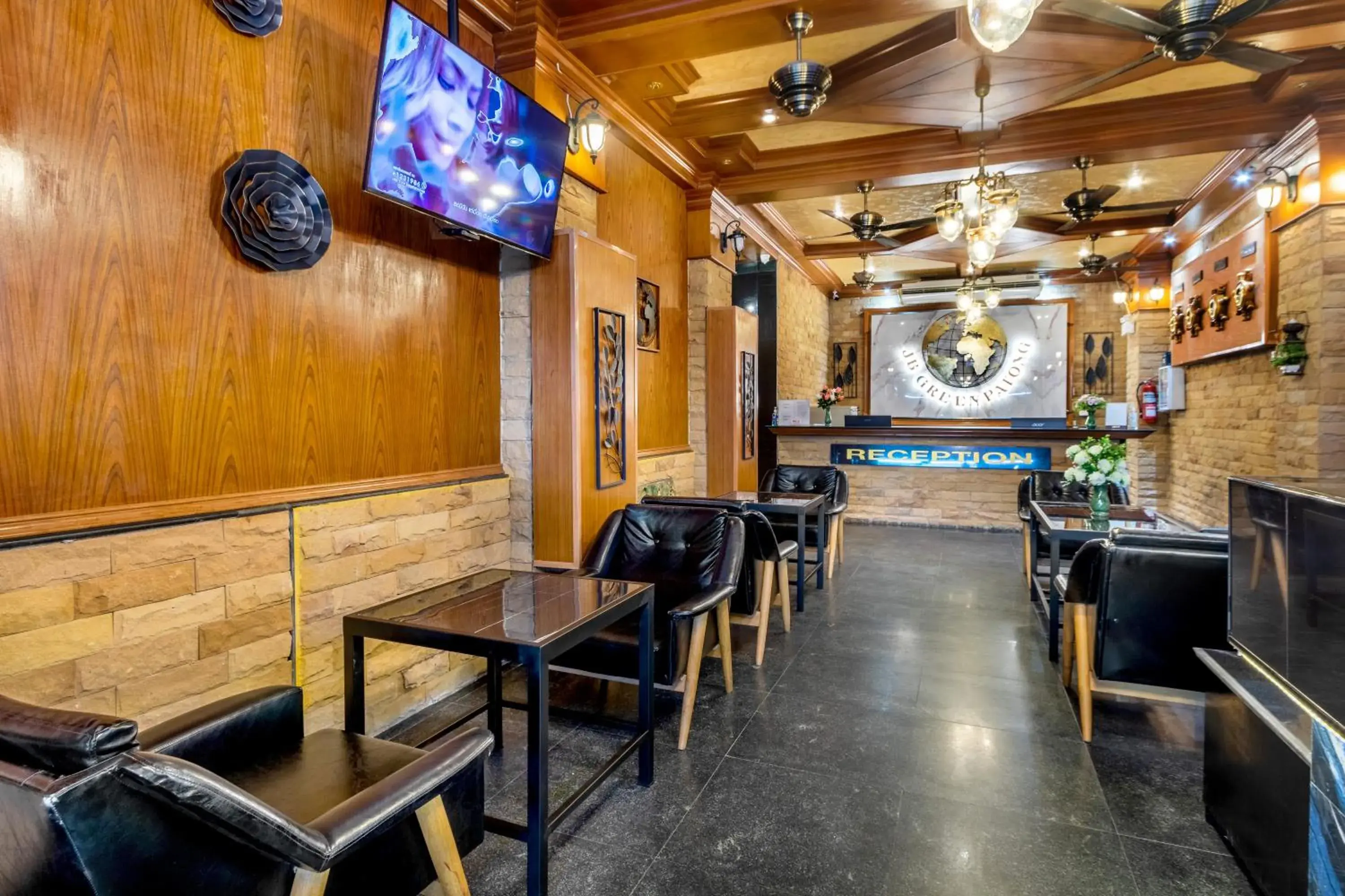 Lobby or reception in JB Green Hotel Patong Lobby or reception in JB Green Hotel Patong