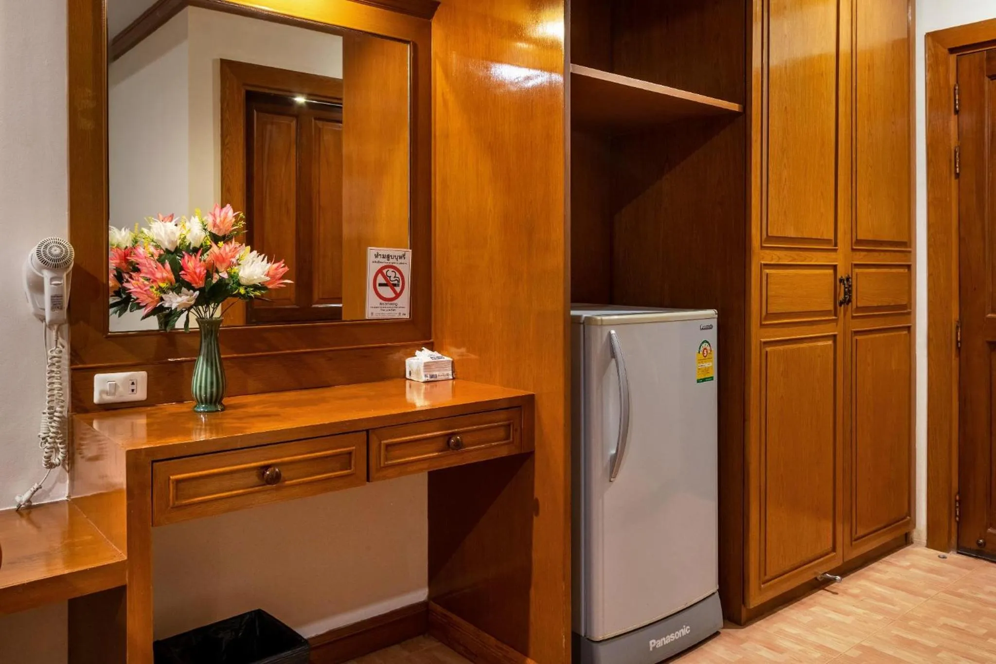 Area and facilities in JB Green Hotel Patong