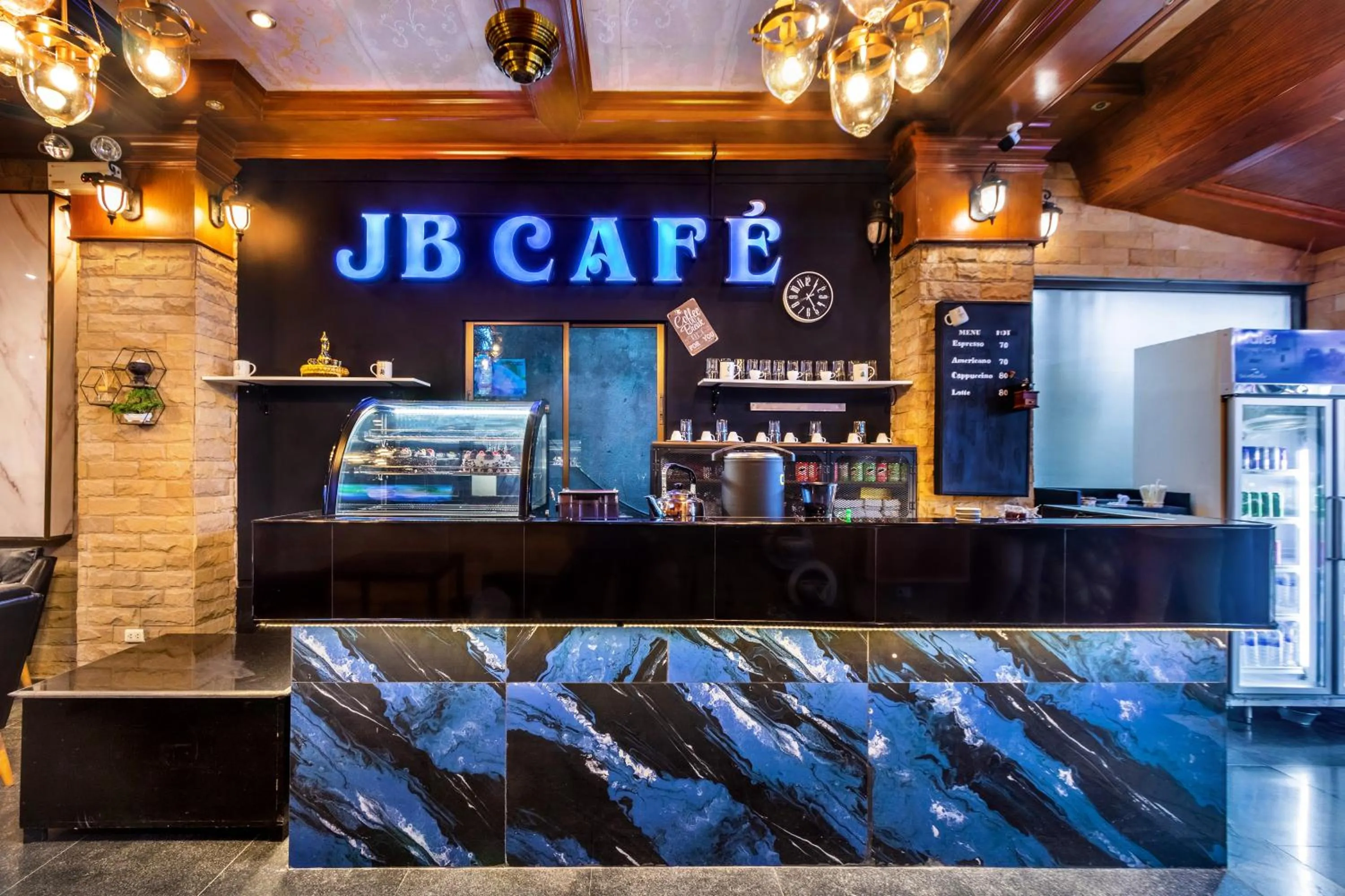 Lounge or bar in JB Green Hotel Patong