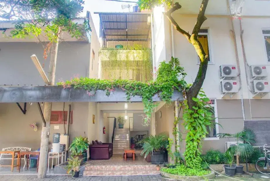 Property building in Wisma Minongga By SPAZIE Property building in Wisma Minongga By SPAZIE