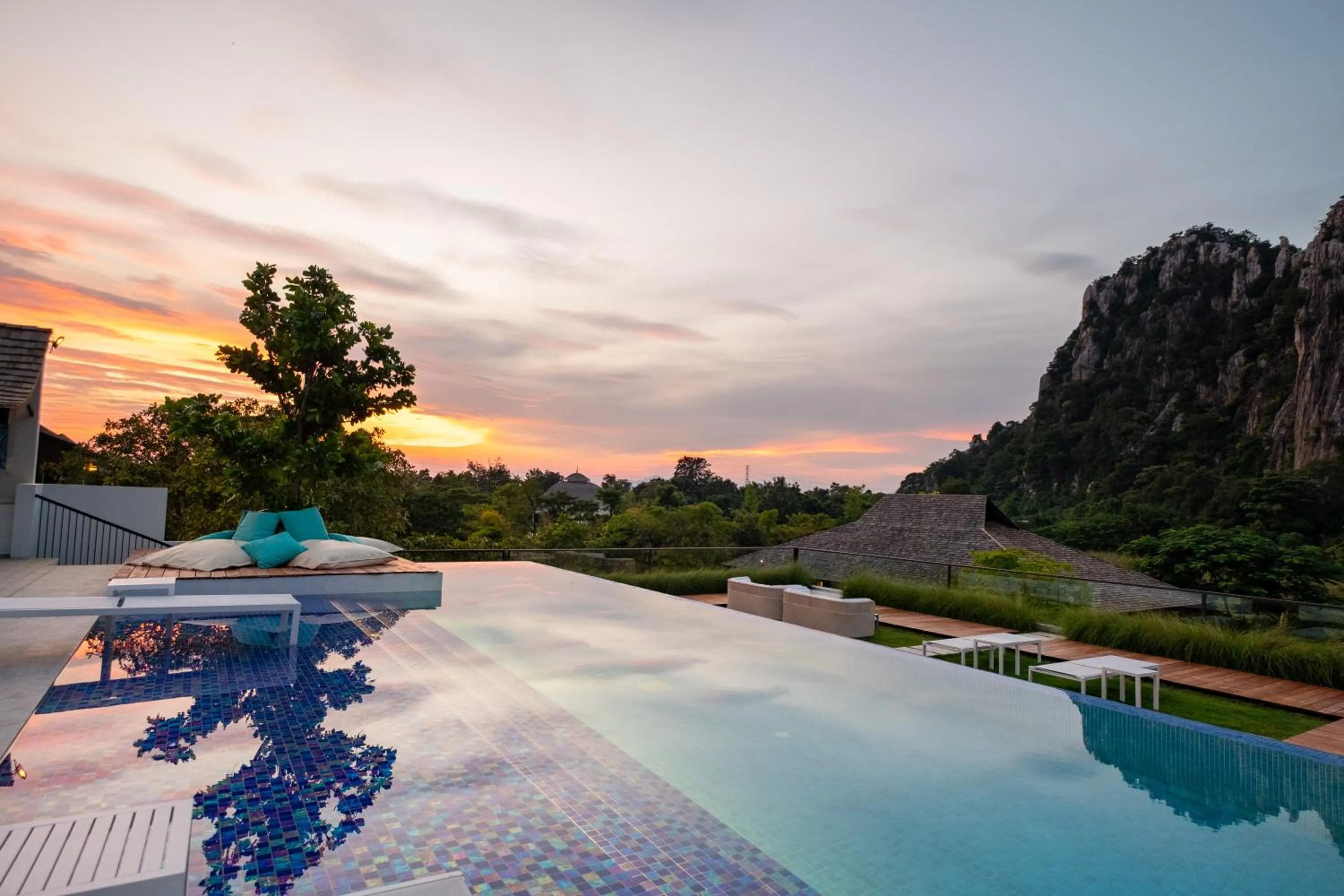 Restaurant/places to eat in The Soul Resort