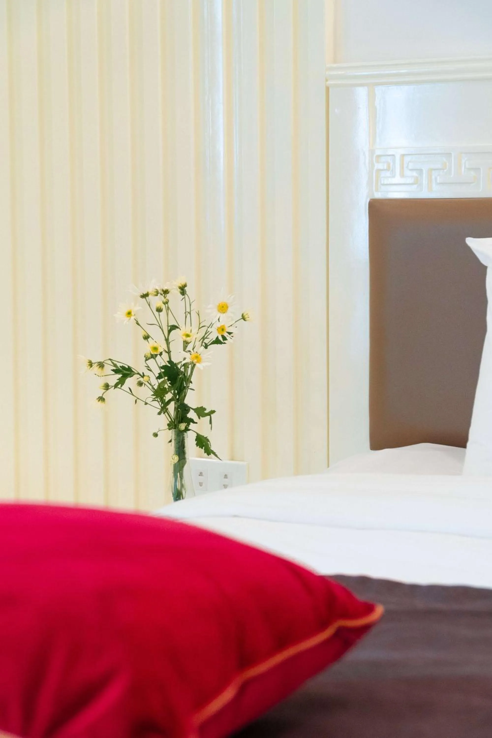 Decorative detail, Bed in Rosee Apartment Hotel