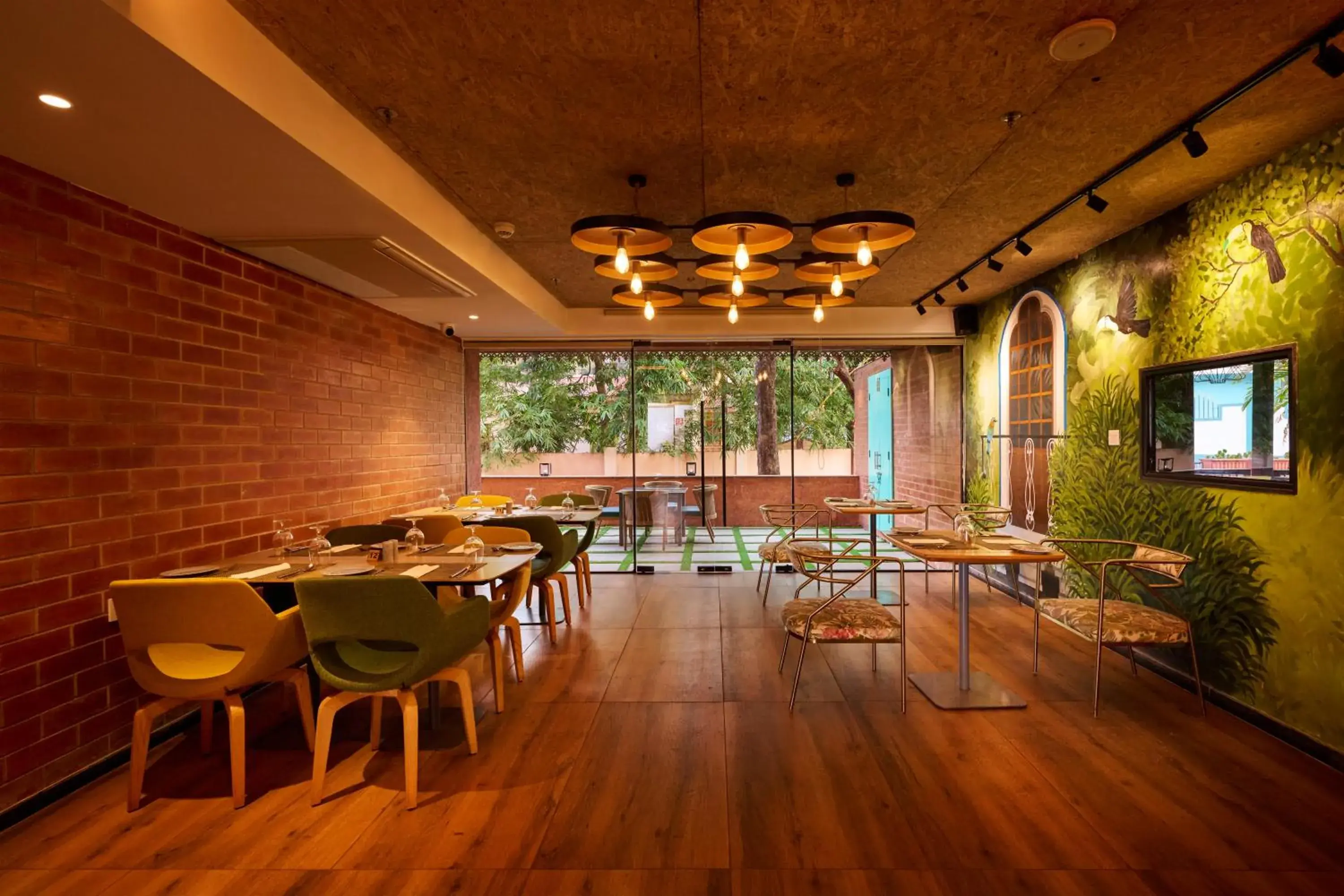 Restaurant/places to eat in Golden Tulip Vagator Goa Restaurant/places to eat in Golden Tulip Vagator Goa