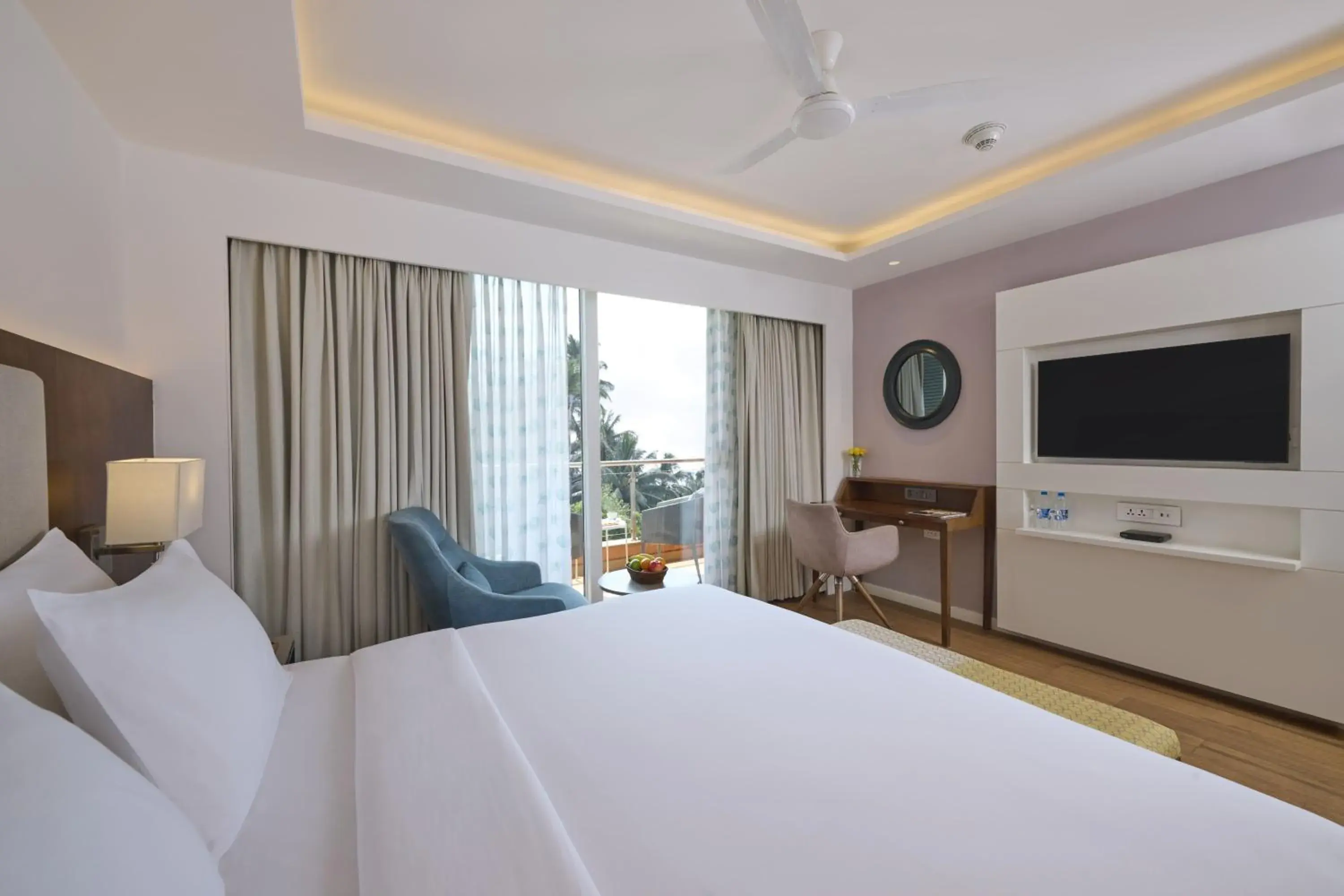 Photo of the whole room, Bed in Golden Tulip Vagator Goa Photo of the whole room, Bed in Golden Tulip Vagator Goa