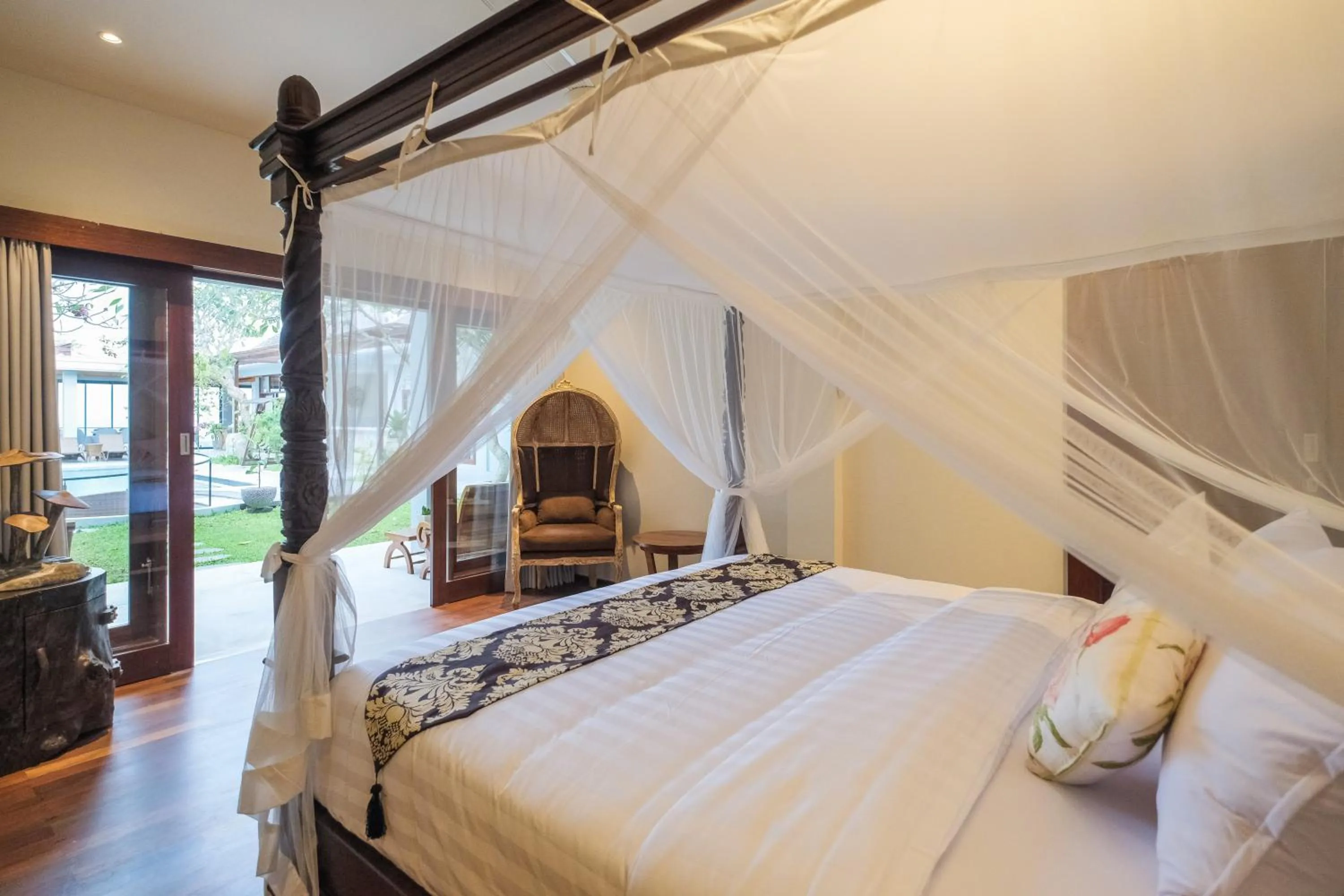 Bedroom, Bed in The Lavana Villa Puri Hawila Jimbaran - 5 Bedroom Villa