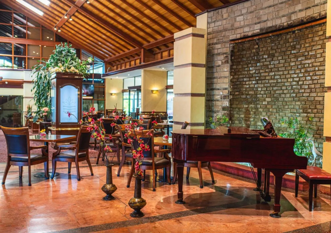 Restaurant/places to eat in Hotel Marina Villa del Rio