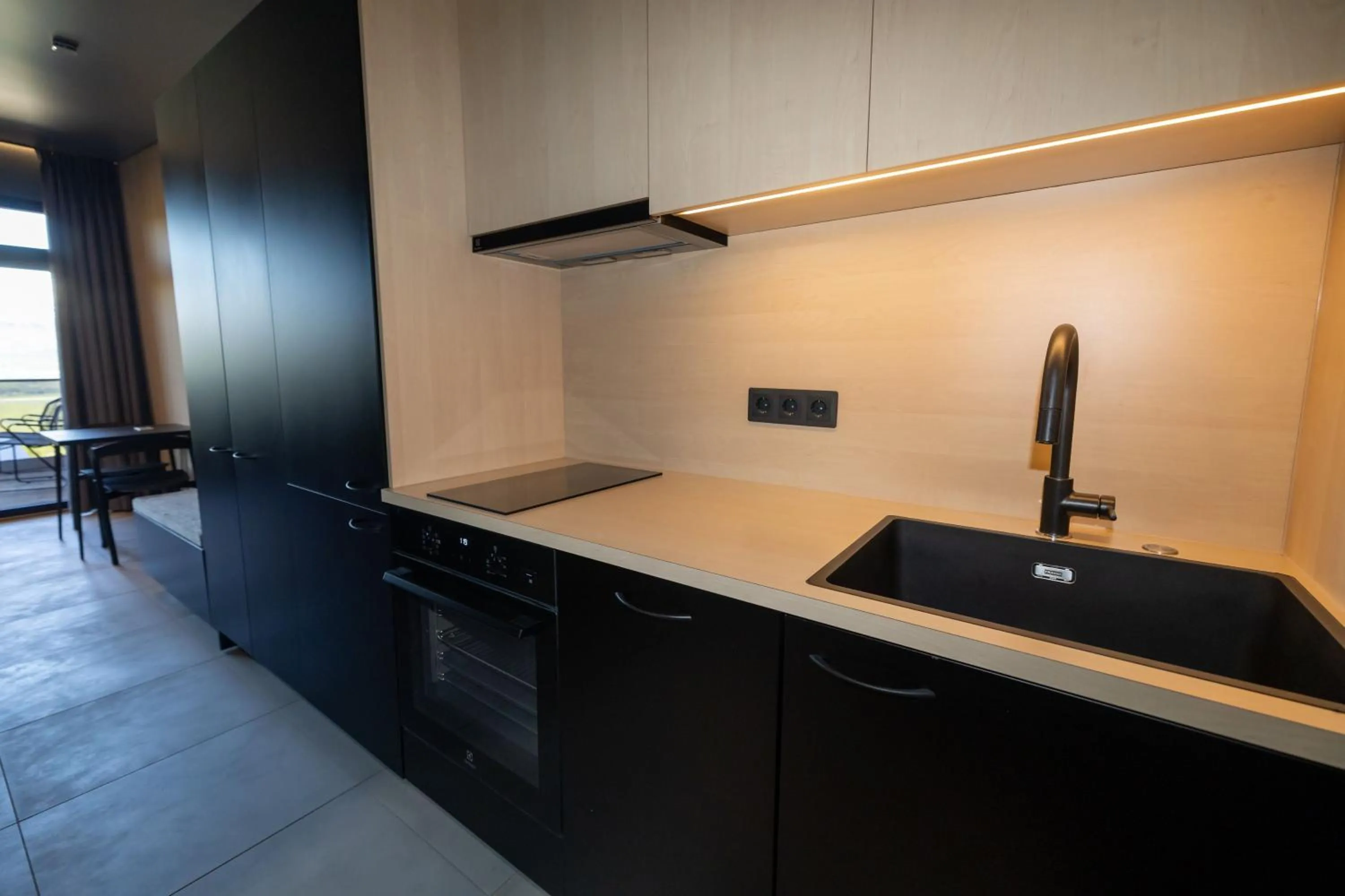 Kitchen or kitchenette in North Mountain View Suites