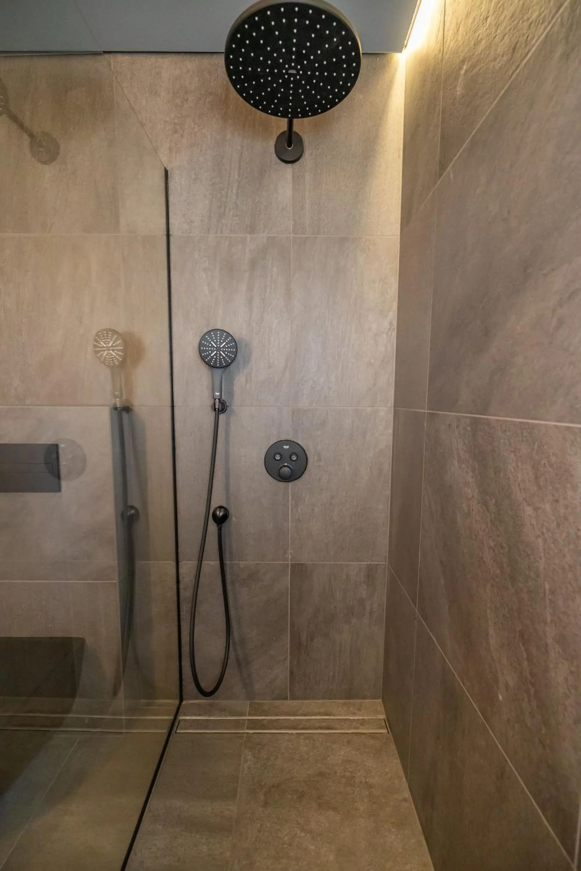 Shower in North Mountain View Suites