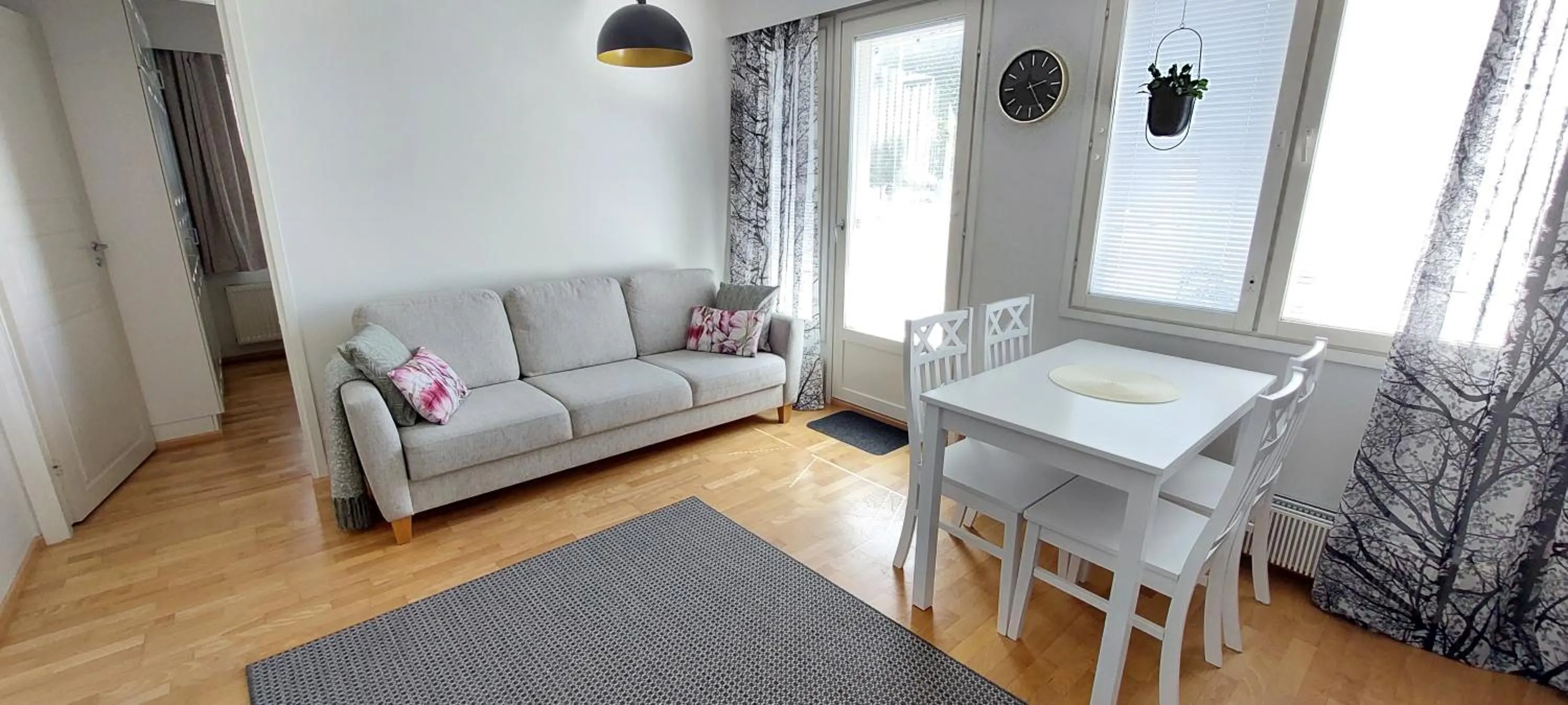Living room in Reissupesä