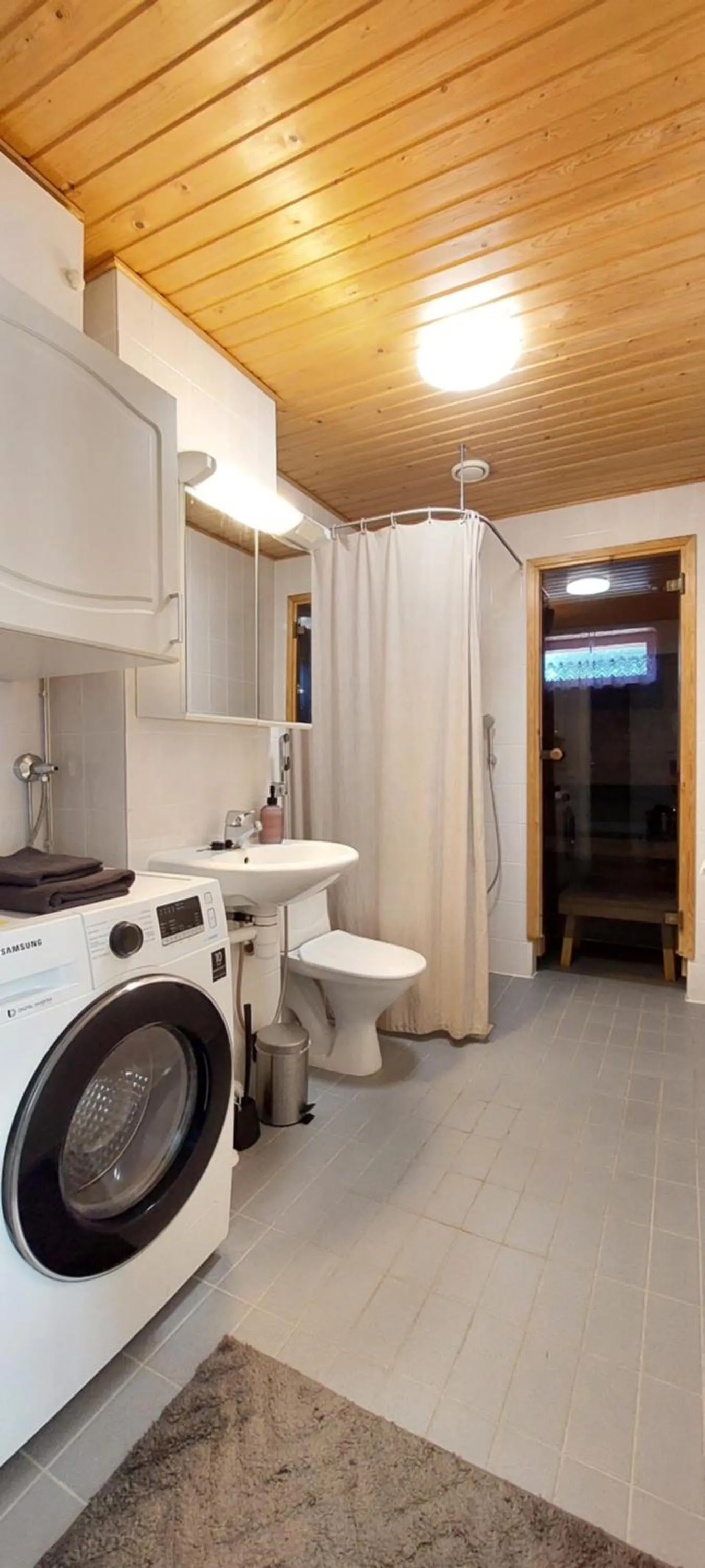 Toilet in Reissupesä