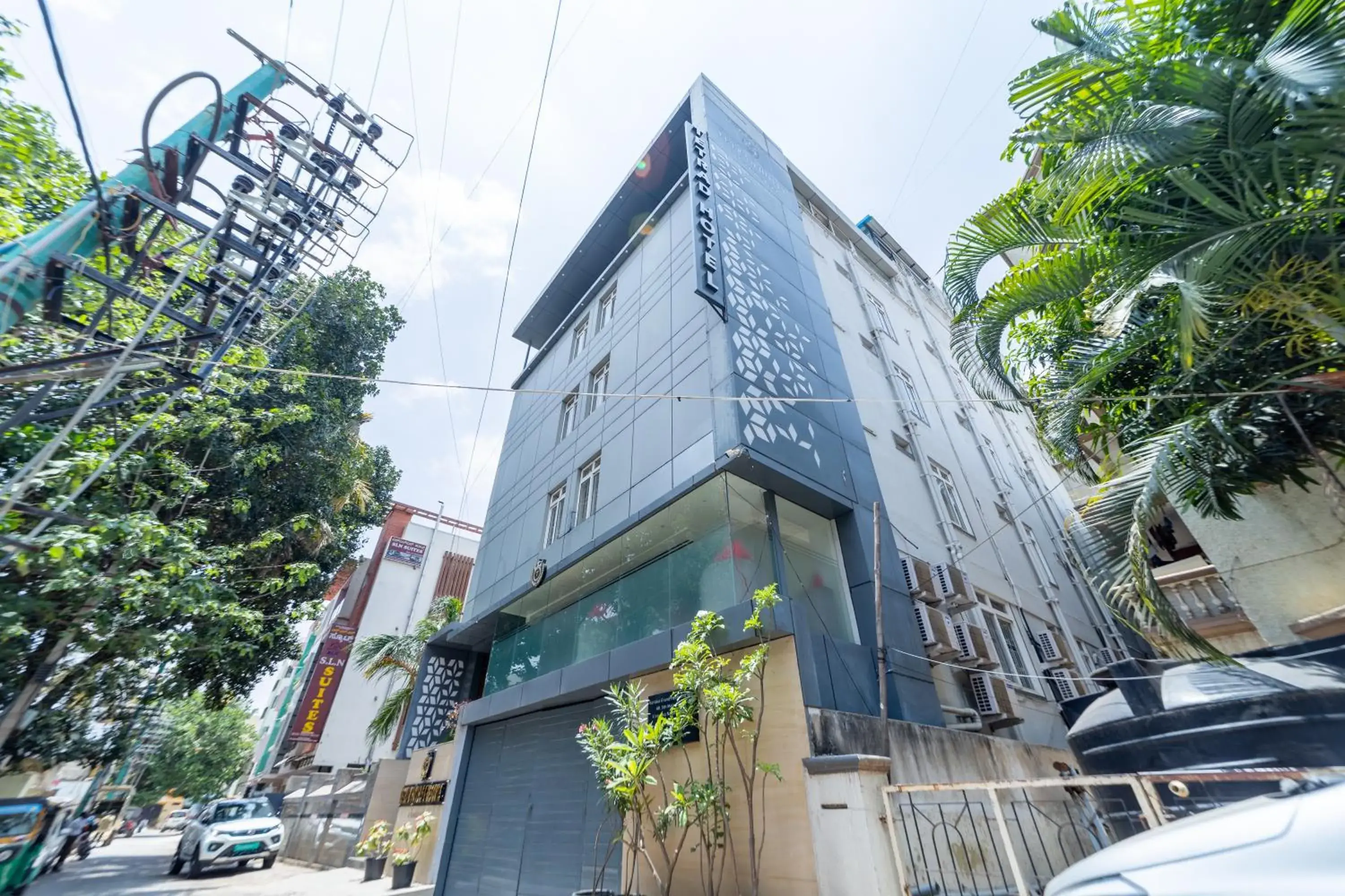 Street view in Tetrad Hotels - International Airport Road Hebbal Street view in Tetrad Hotels - International Airport Road Hebbal