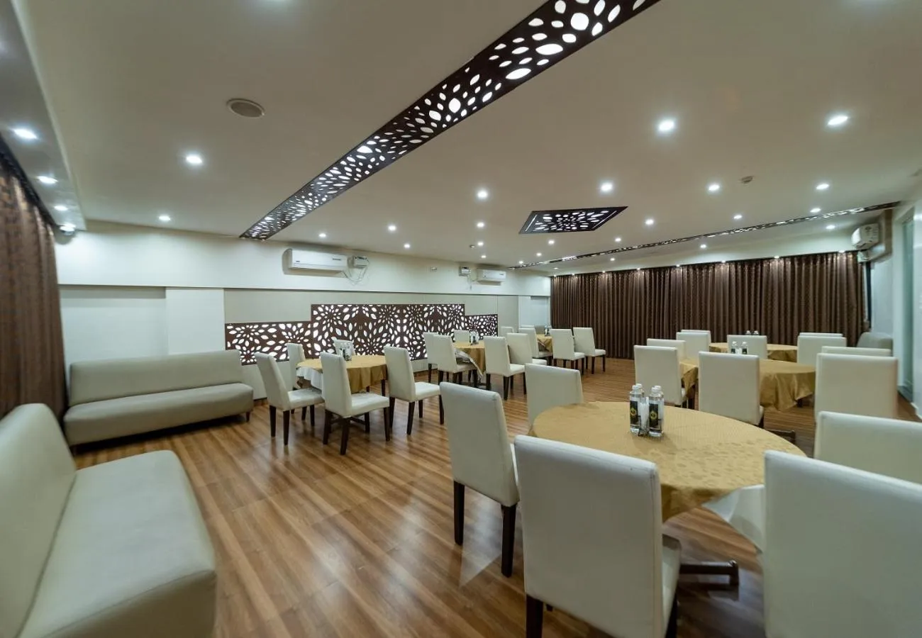 Breakfast in Tetrad Hotels - International Airport Road Hebbal