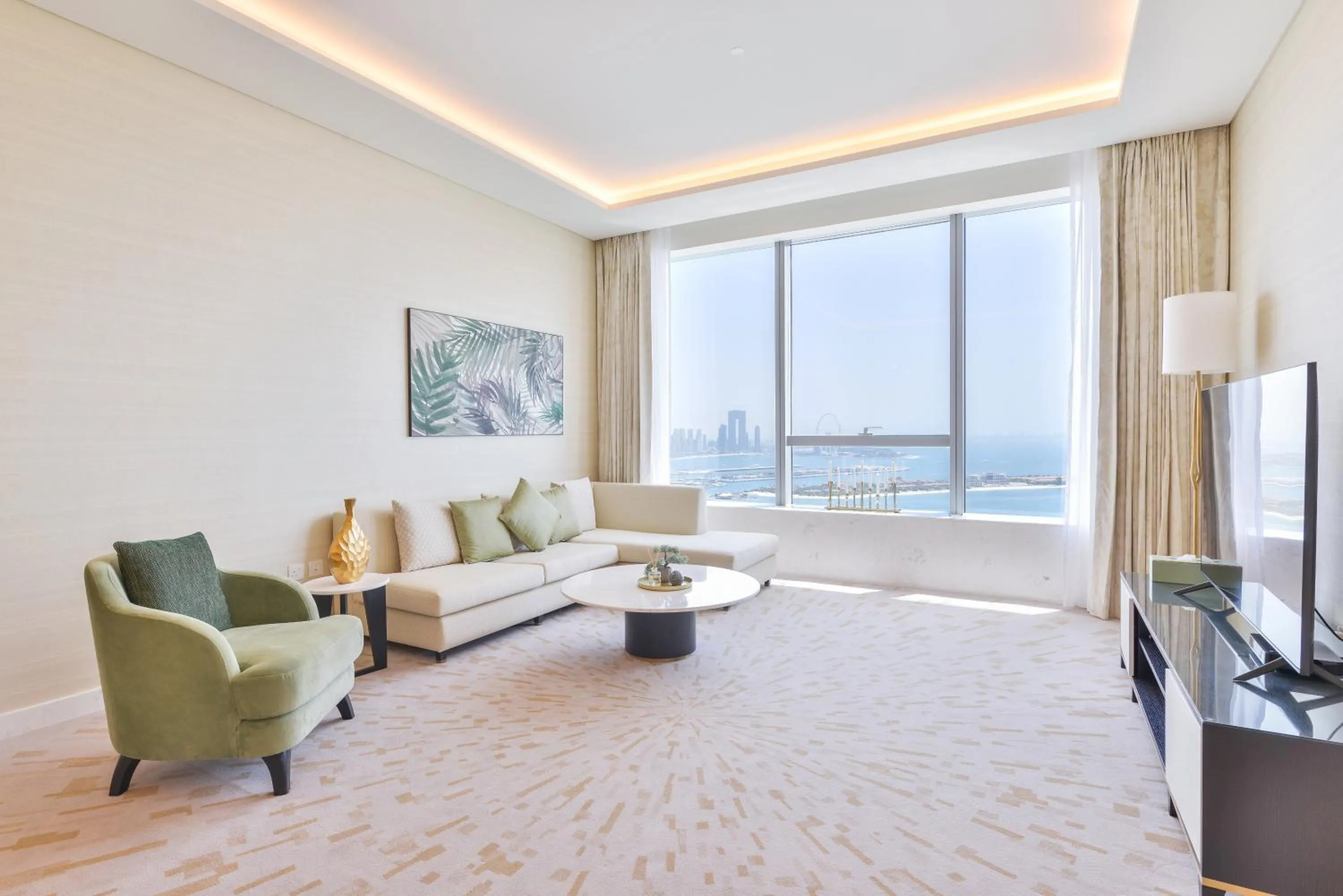 Living room in Ultra Luxury Palm Tower with Shared Hotel Facilities