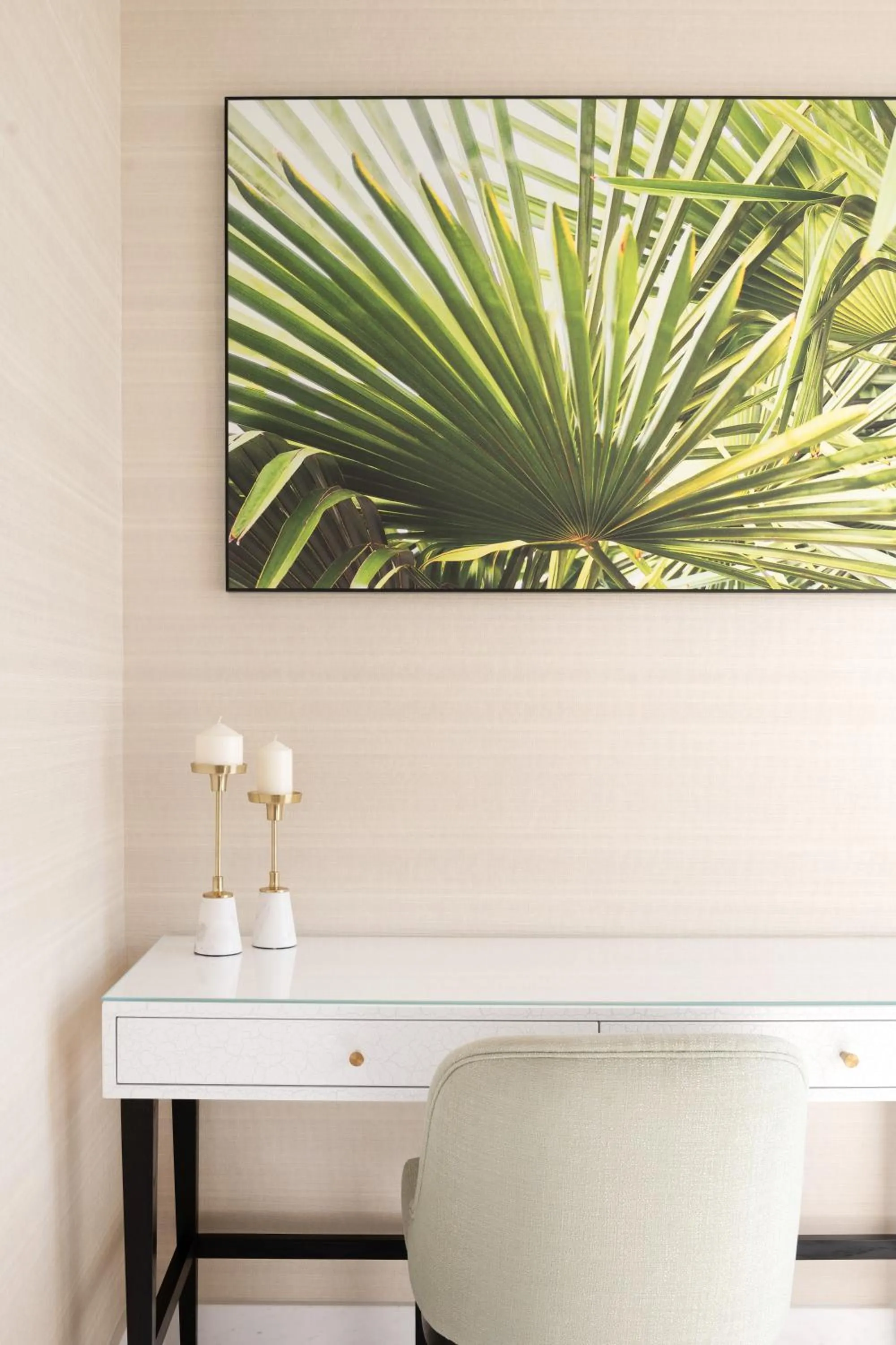 Seating area in Ultra Luxury Palm Tower with Shared Hotel Facilities