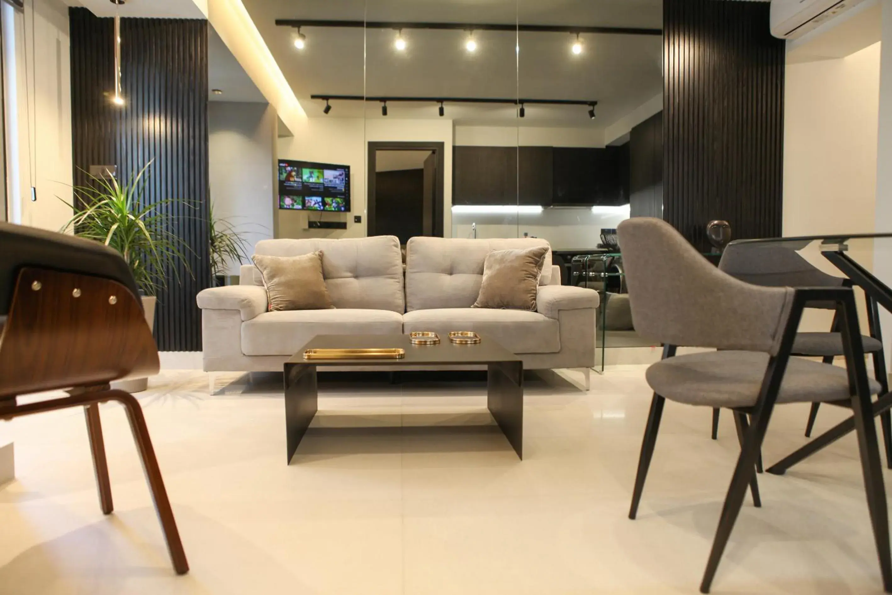 Raam Luxury Suites Raam Luxury Suites