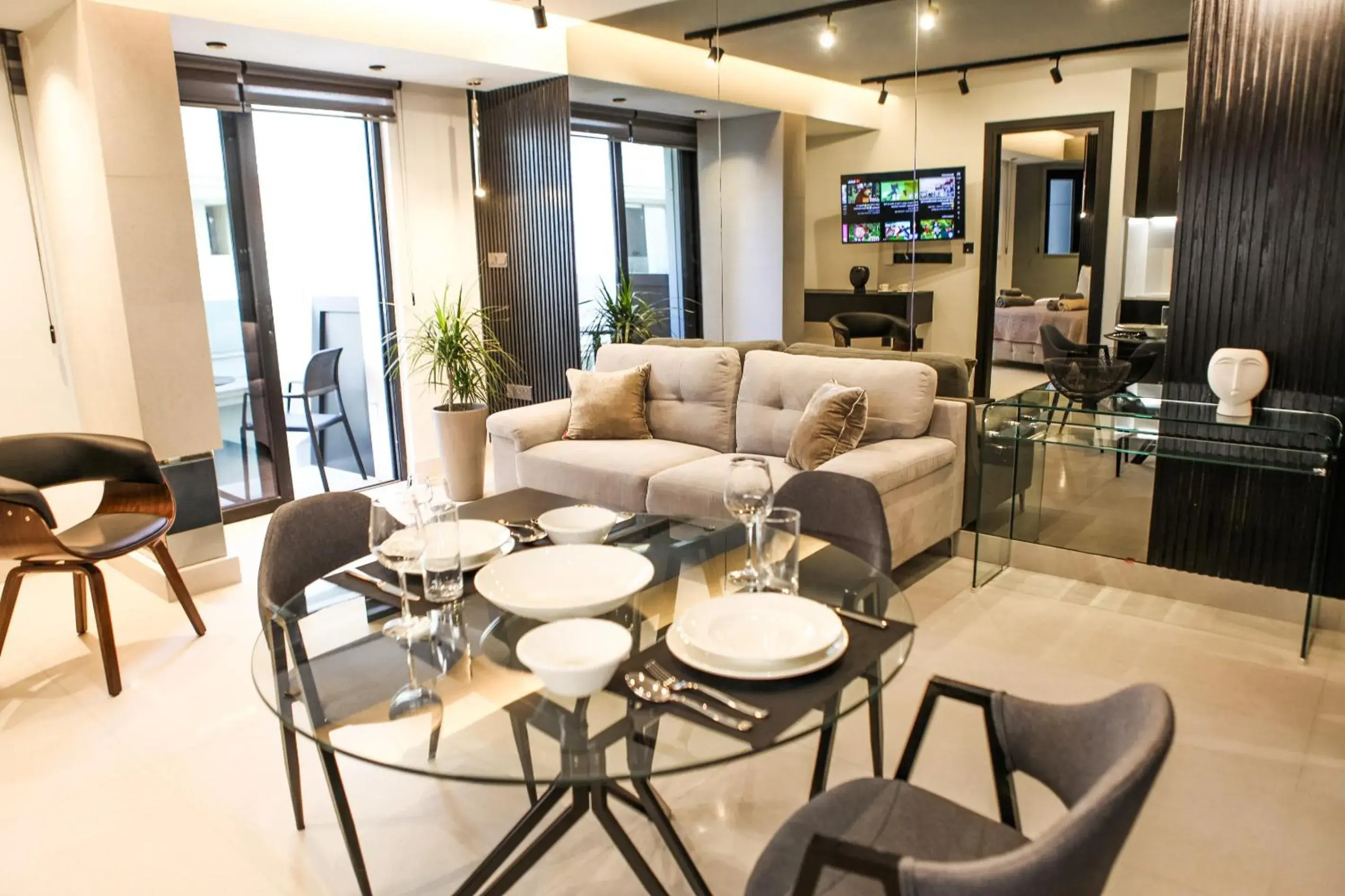 Two-Bedroom Deluxe Apartment with Balcony in Raam Luxury Suites Two-Bedroom Deluxe Apartment with Balcony in Raam Luxury Suites