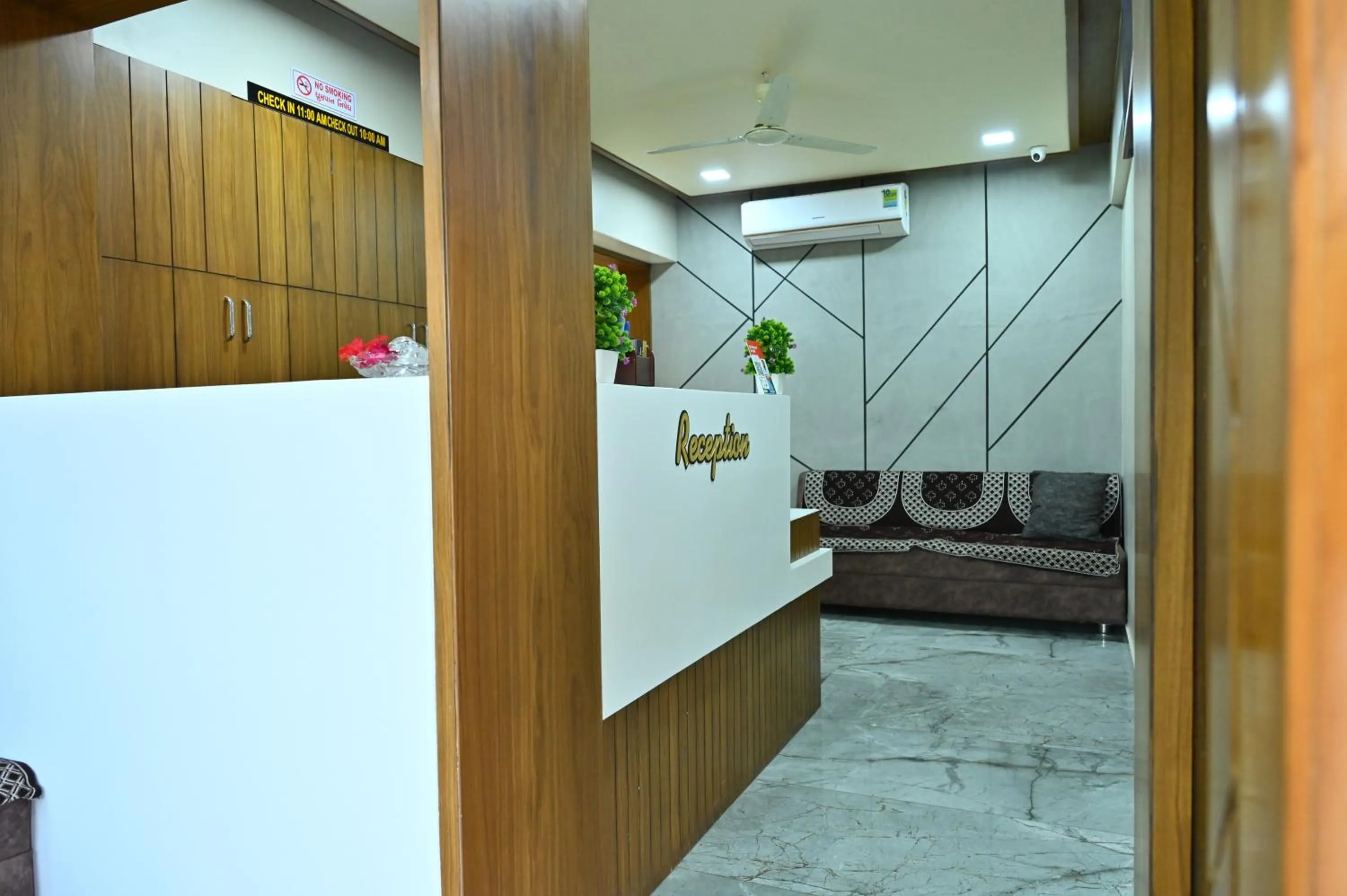 Lobby or reception in HOTEL SURY VILLA