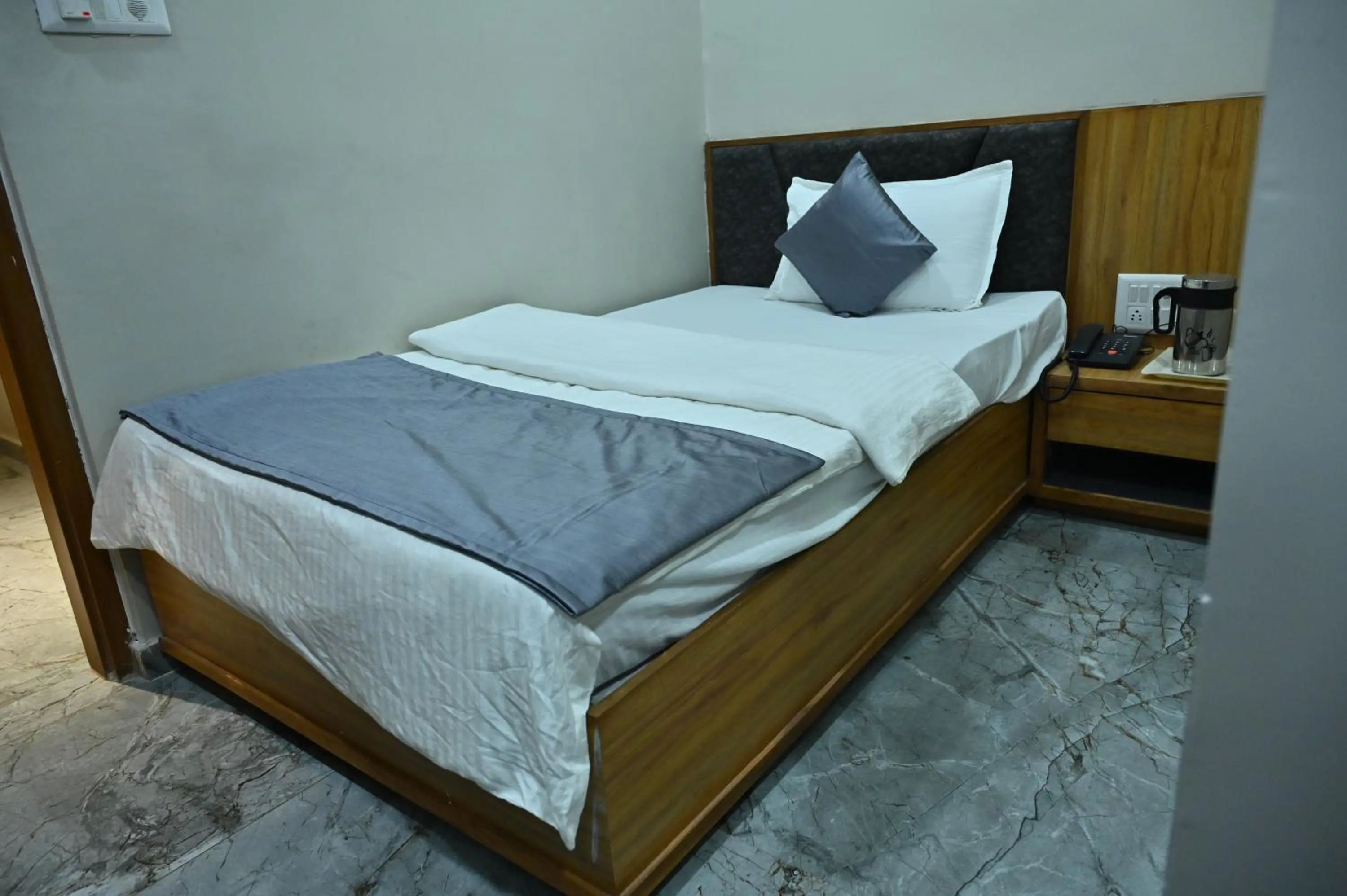 Bedroom, Bed in HOTEL SURY VILLA